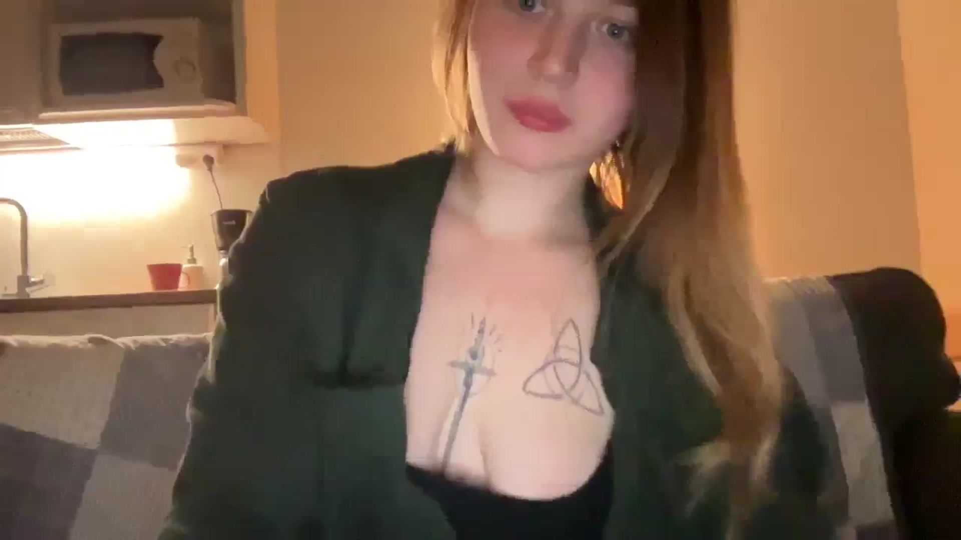 Gallery image thumbnail from BuckwheatLady's myfreecams stream on, 12/12/2025, 20:04 image 17 of 20
