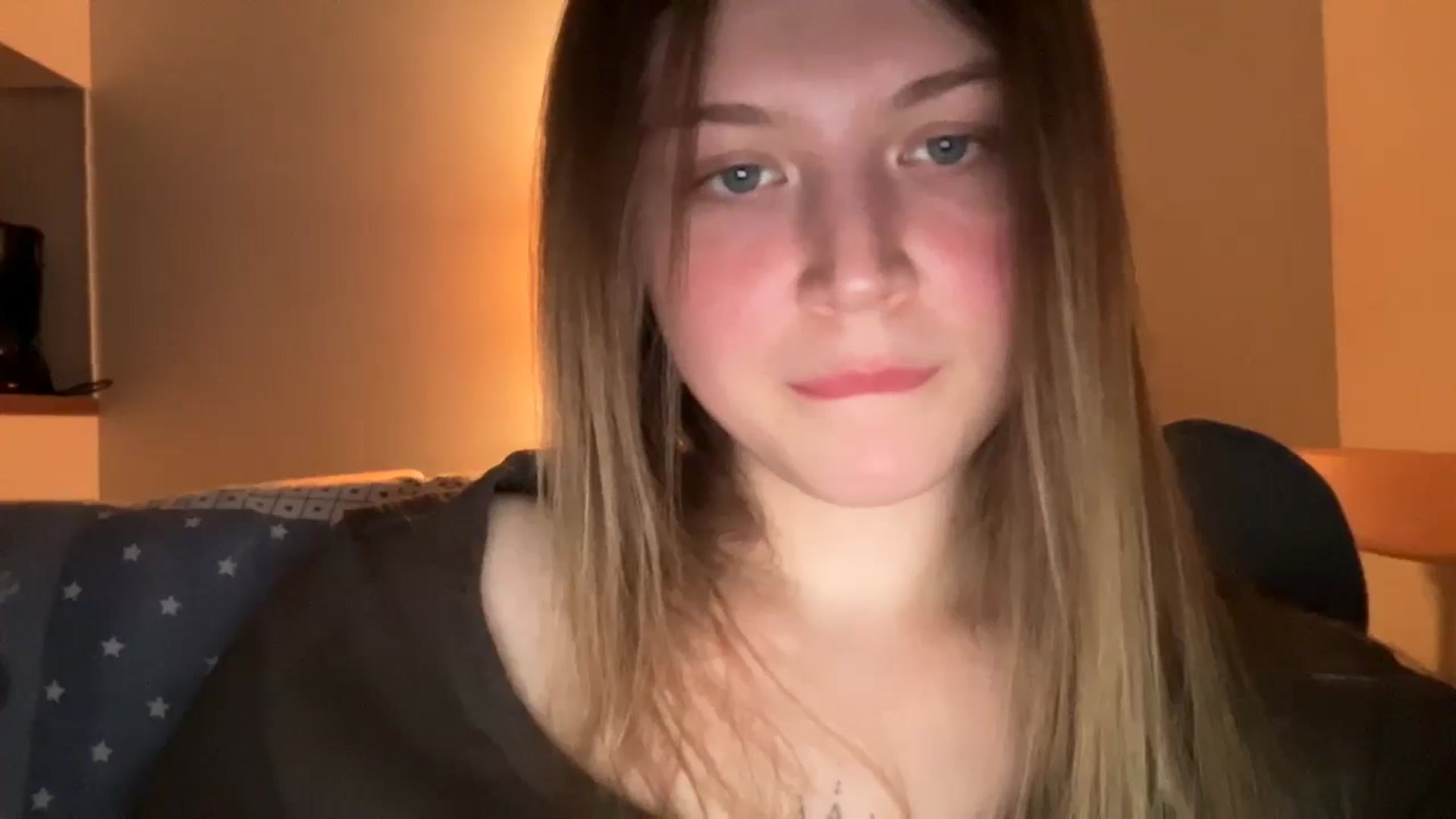 Gallery image thumbnail from BuckwheatLady's myfreecams stream on, 12/17/2025, 13:16 image 15 of 20