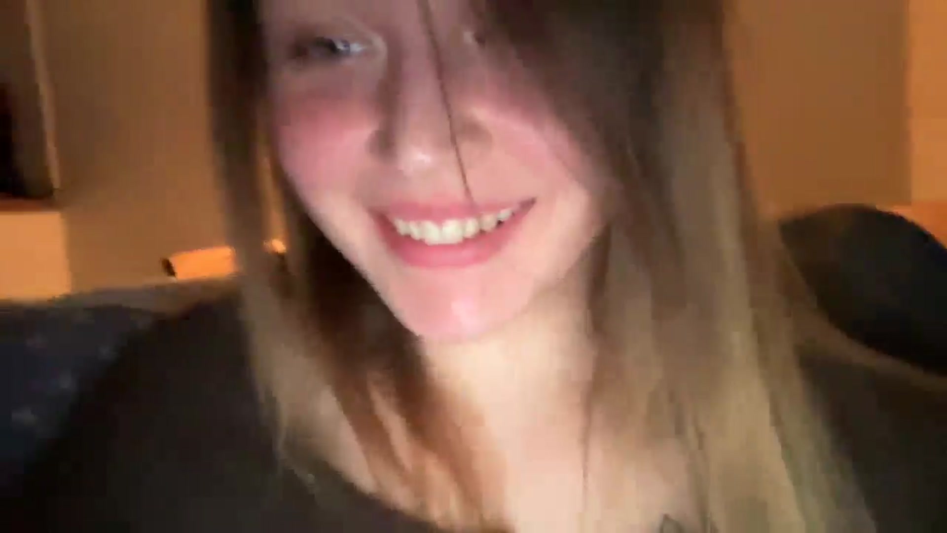 Gallery image thumbnail from BuckwheatLady's myfreecams stream on, 12/17/2025, 13:16 image 18 of 20