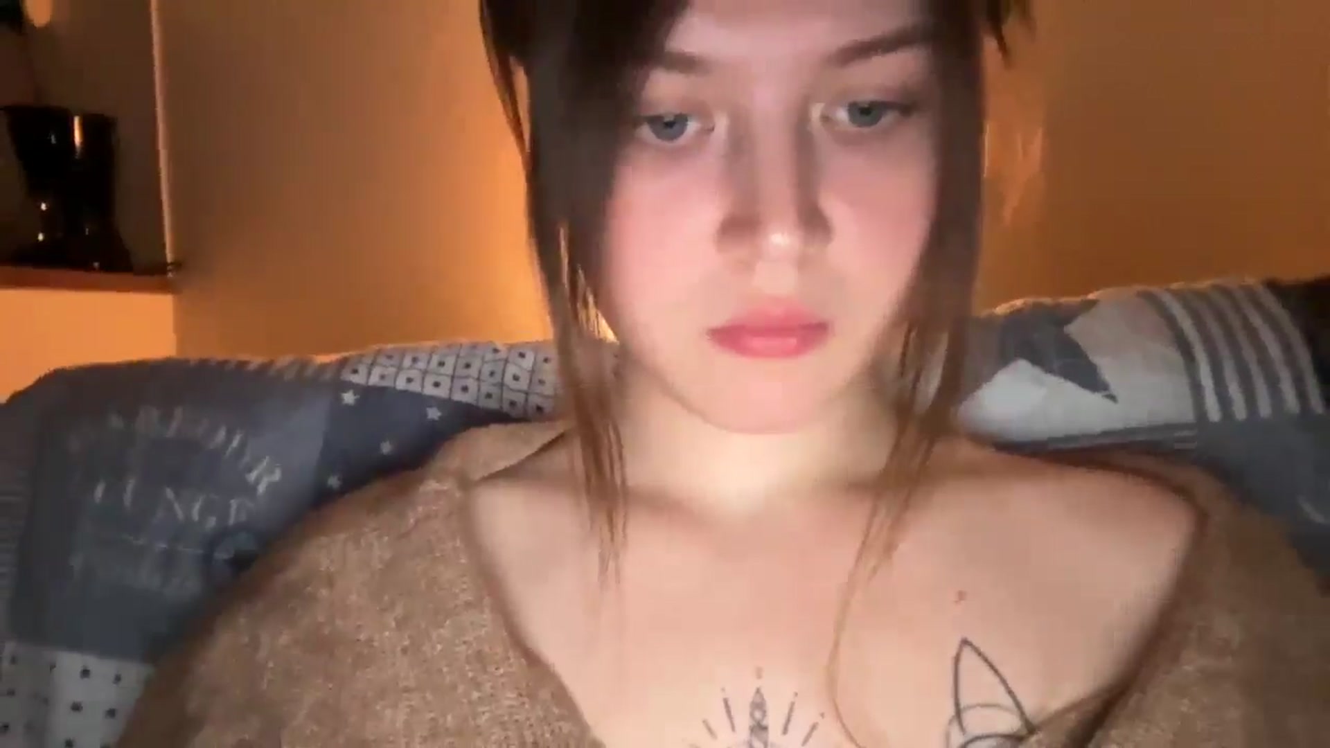 Gallery image thumbnail from BuckwheatLady's myfreecams stream on, 12/17/2025, 18:05 image 15 of 20