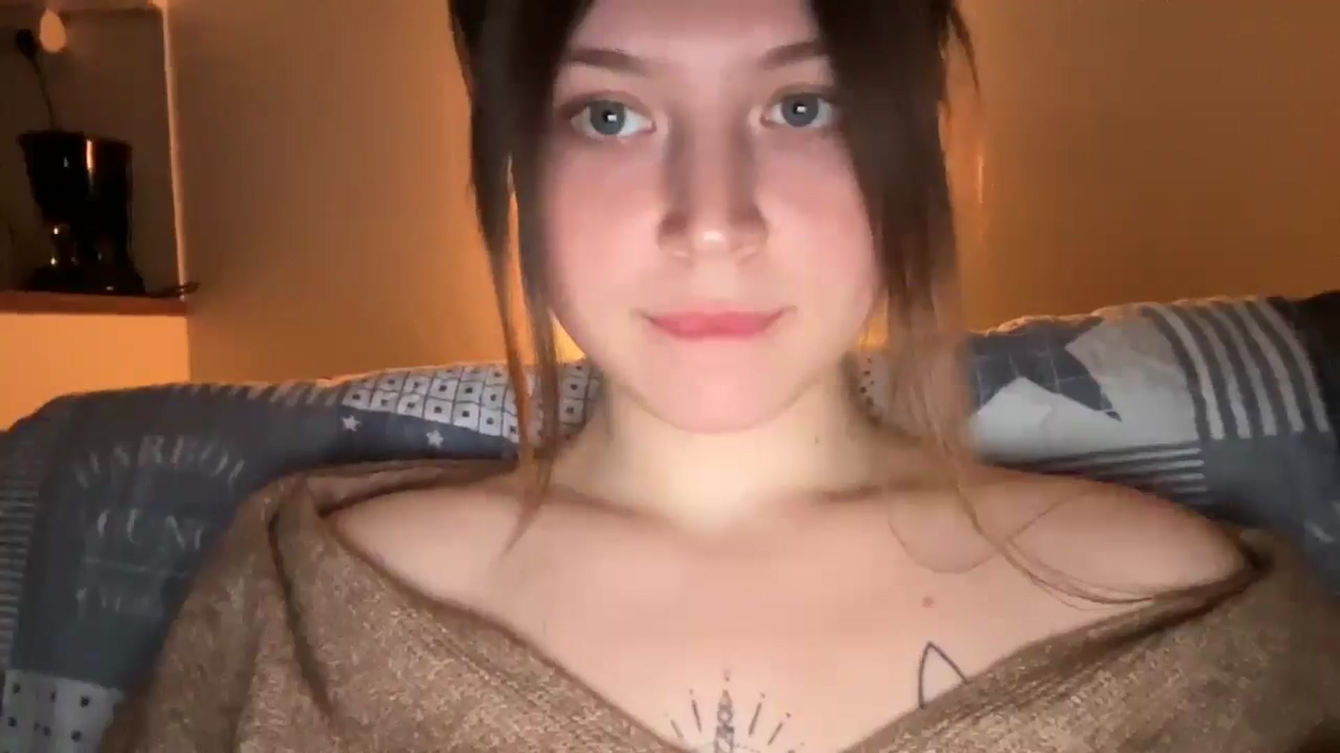 Gallery image thumbnail from BuckwheatLady's myfreecams stream on, 12/17/2025, 18:05 image 13 of 20