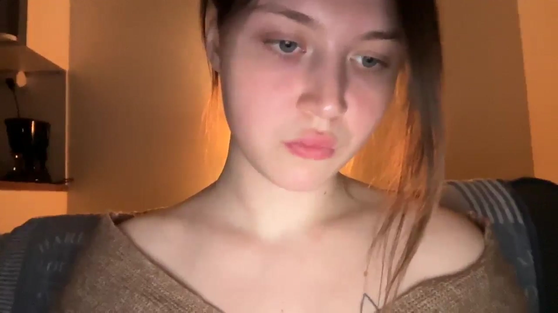 Gallery image thumbnail from BuckwheatLady's myfreecams stream on, 12/17/2025, 18:05 image 6 of 20