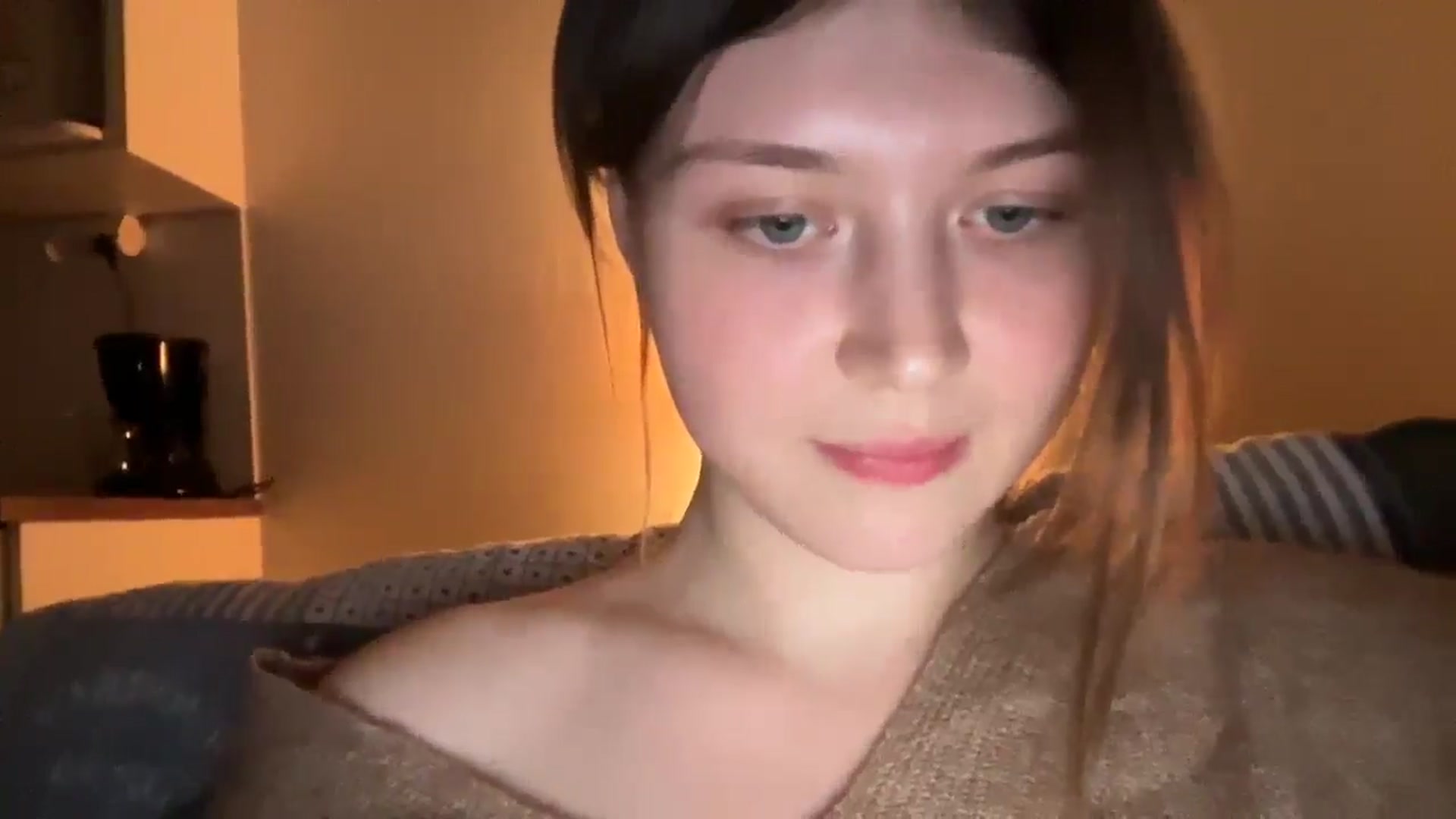 Gallery image thumbnail from BuckwheatLady's myfreecams stream on, 12/17/2025, 18:41 image 10 of 20