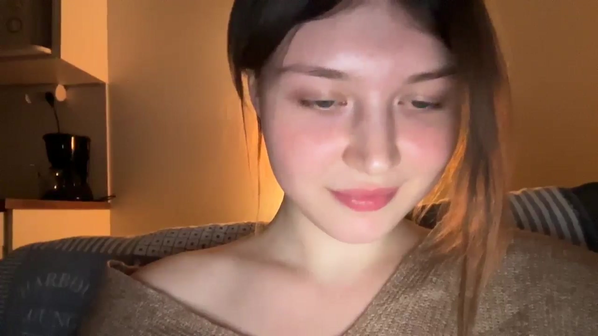 Gallery image thumbnail from BuckwheatLady's myfreecams stream on, 12/17/2025, 18:41 image 3 of 20
