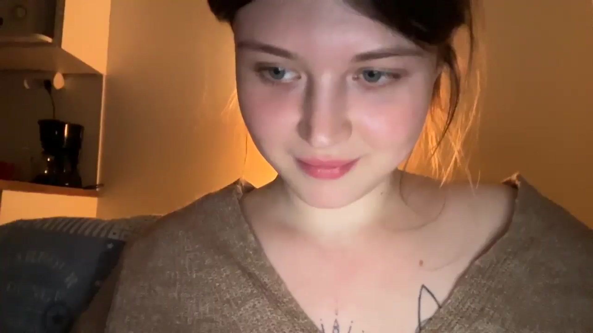 Gallery image thumbnail from BuckwheatLady's myfreecams stream on, 12/17/2025, 19:43 image 10 of 20