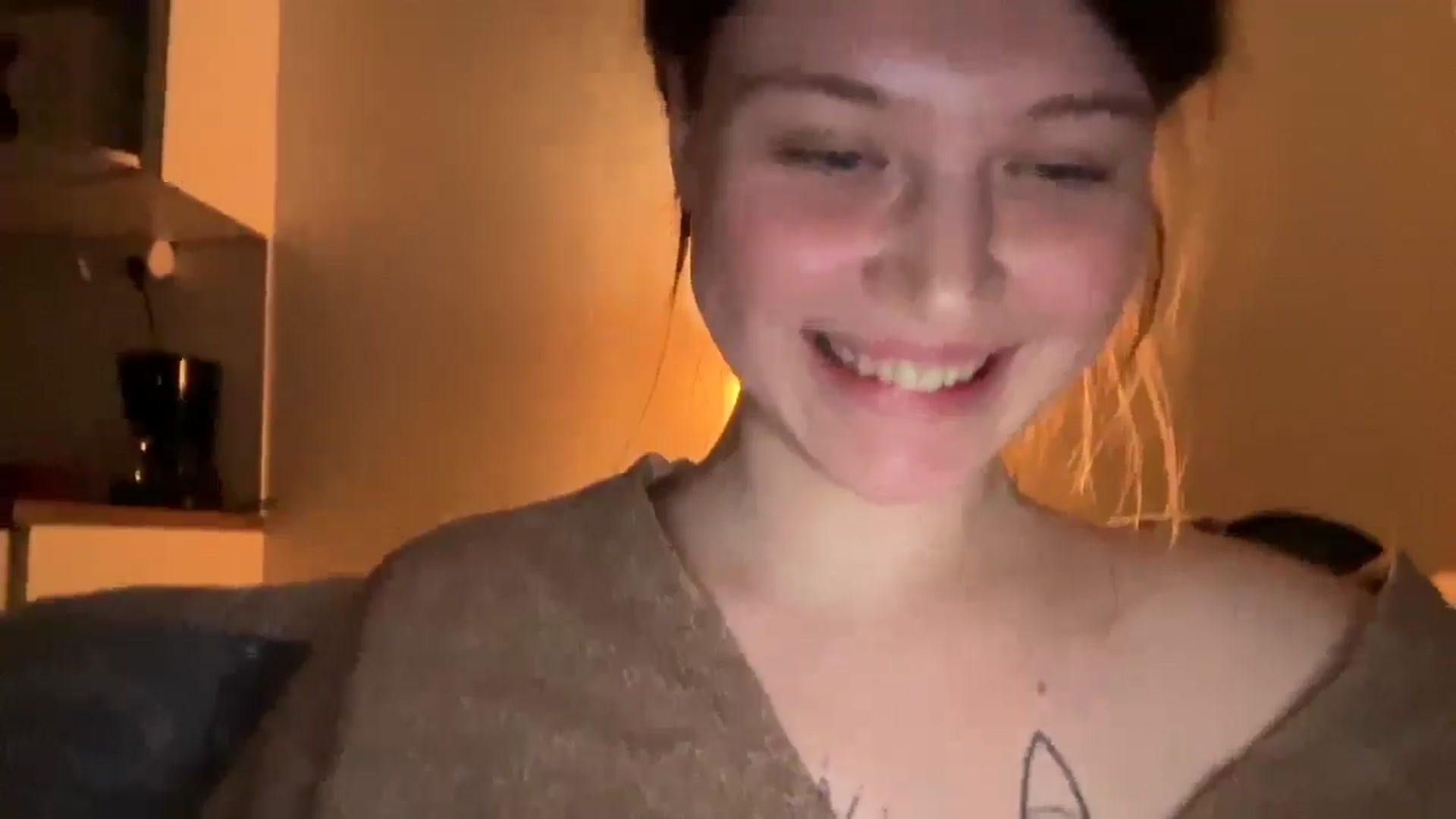 Gallery image thumbnail from BuckwheatLady's myfreecams stream on, 12/17/2025, 19:43 image 4 of 20