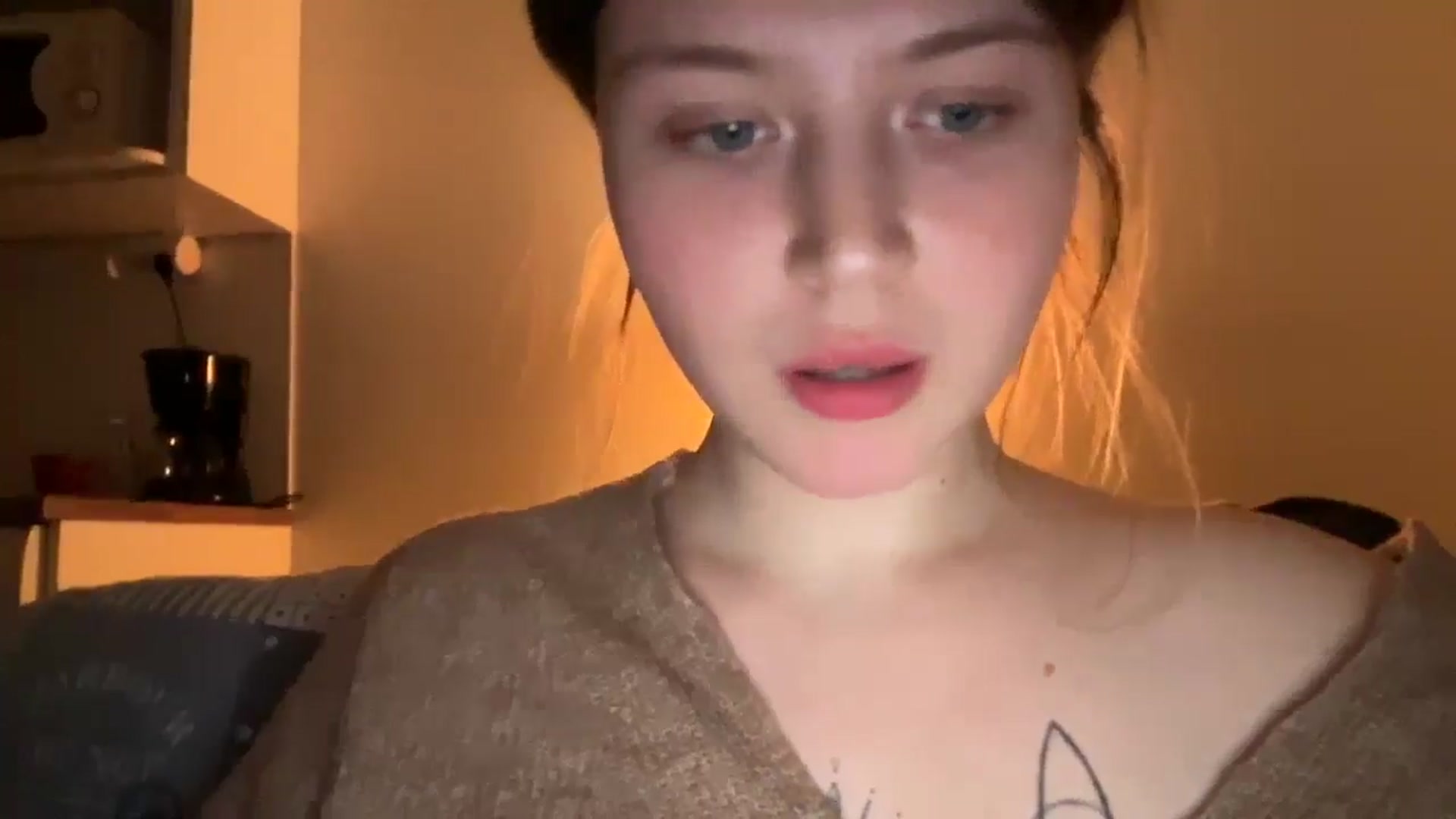 Gallery image thumbnail from BuckwheatLady's myfreecams stream on, 12/17/2025, 19:43 image 8 of 20