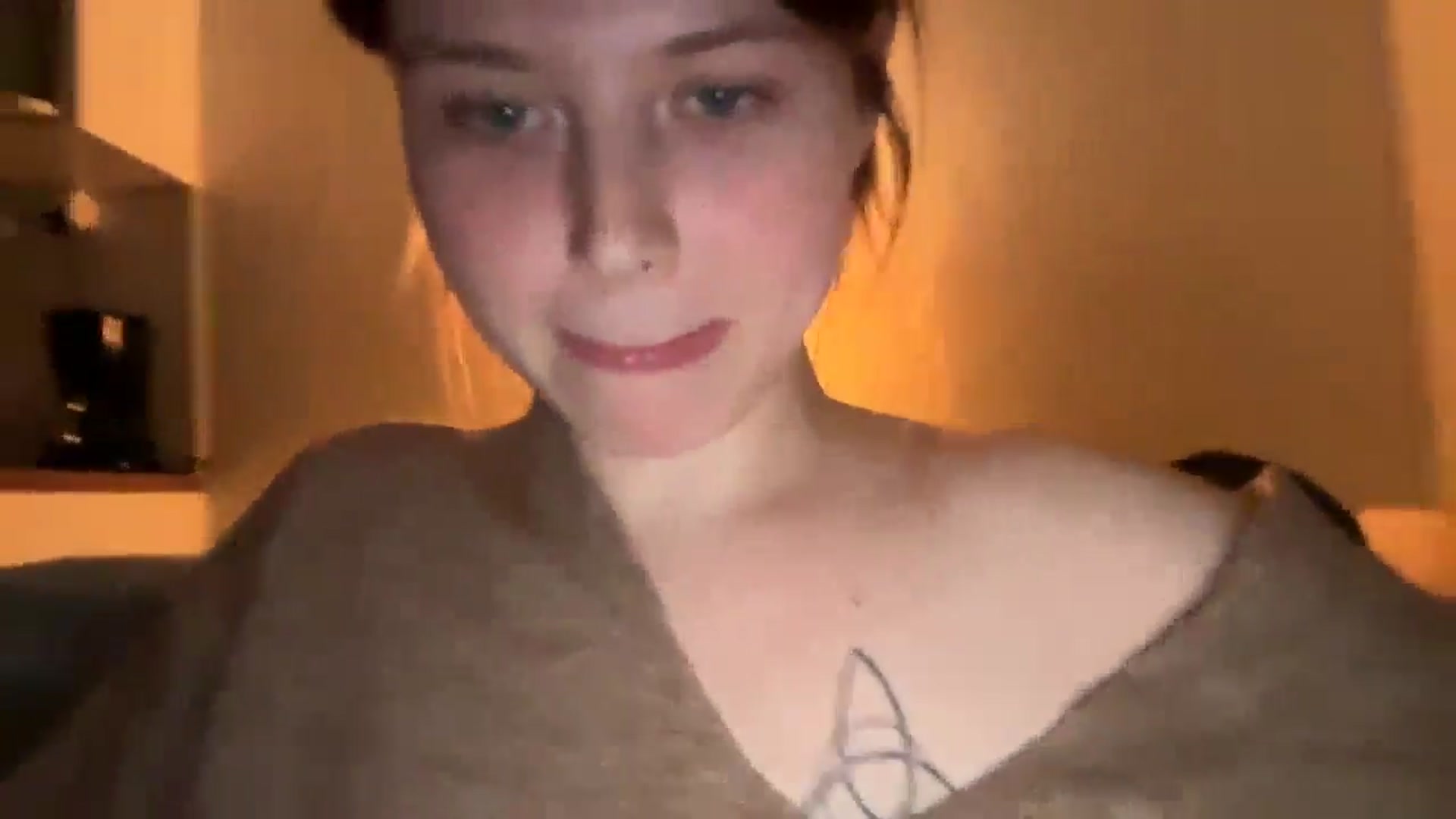 Gallery image thumbnail from BuckwheatLady's myfreecams stream on, 12/17/2025, 19:43 image 2 of 20
