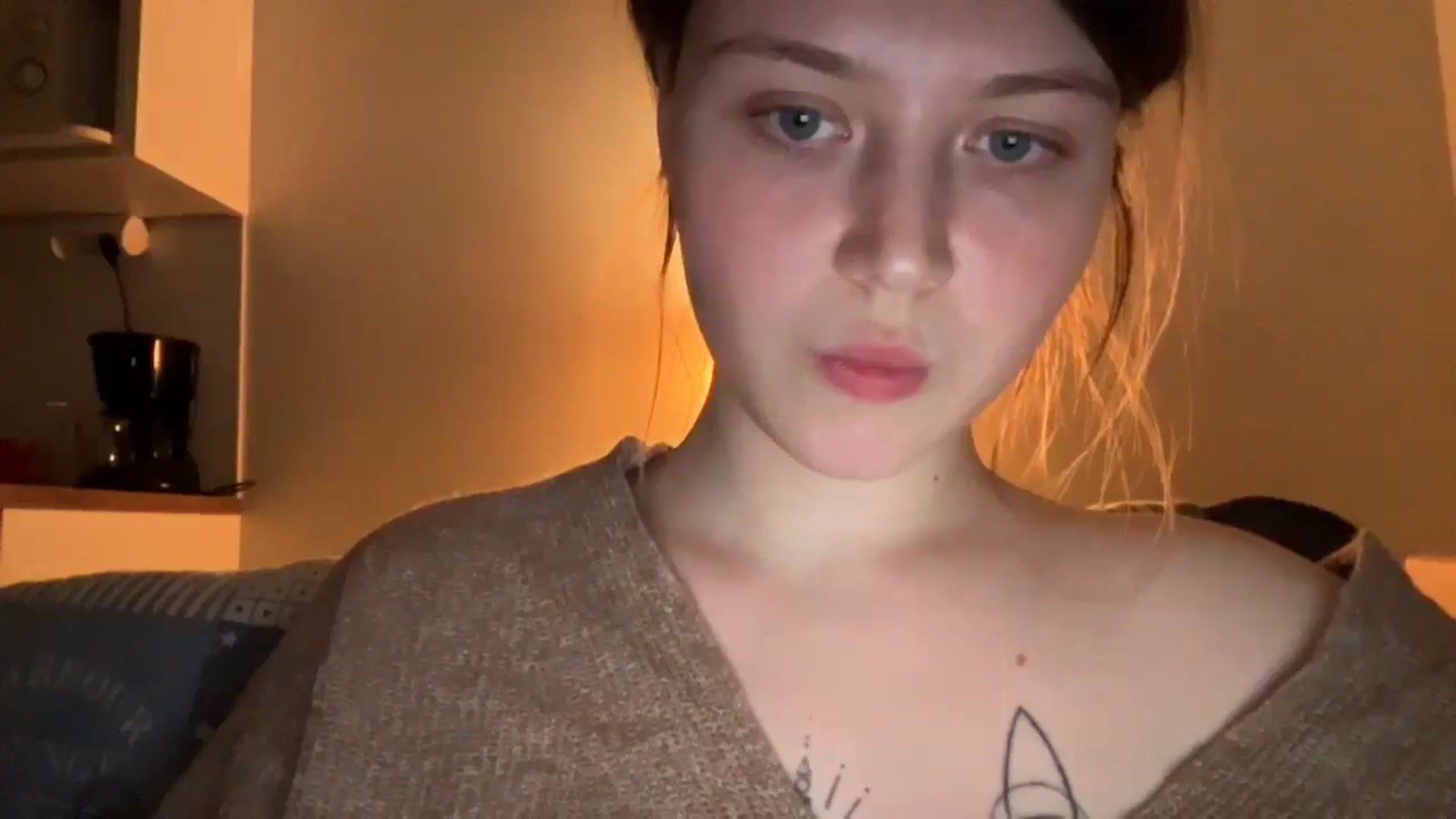 Gallery image thumbnail from BuckwheatLady's myfreecams stream on, 12/17/2025, 19:43 image 3 of 20