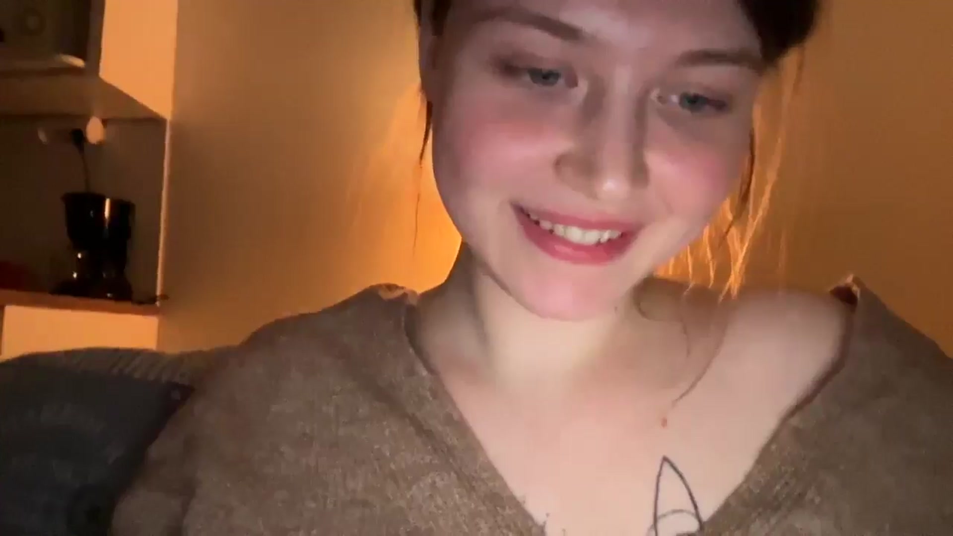 Gallery image thumbnail from BuckwheatLady's myfreecams stream on, 12/17/2025, 19:43 image 11 of 20