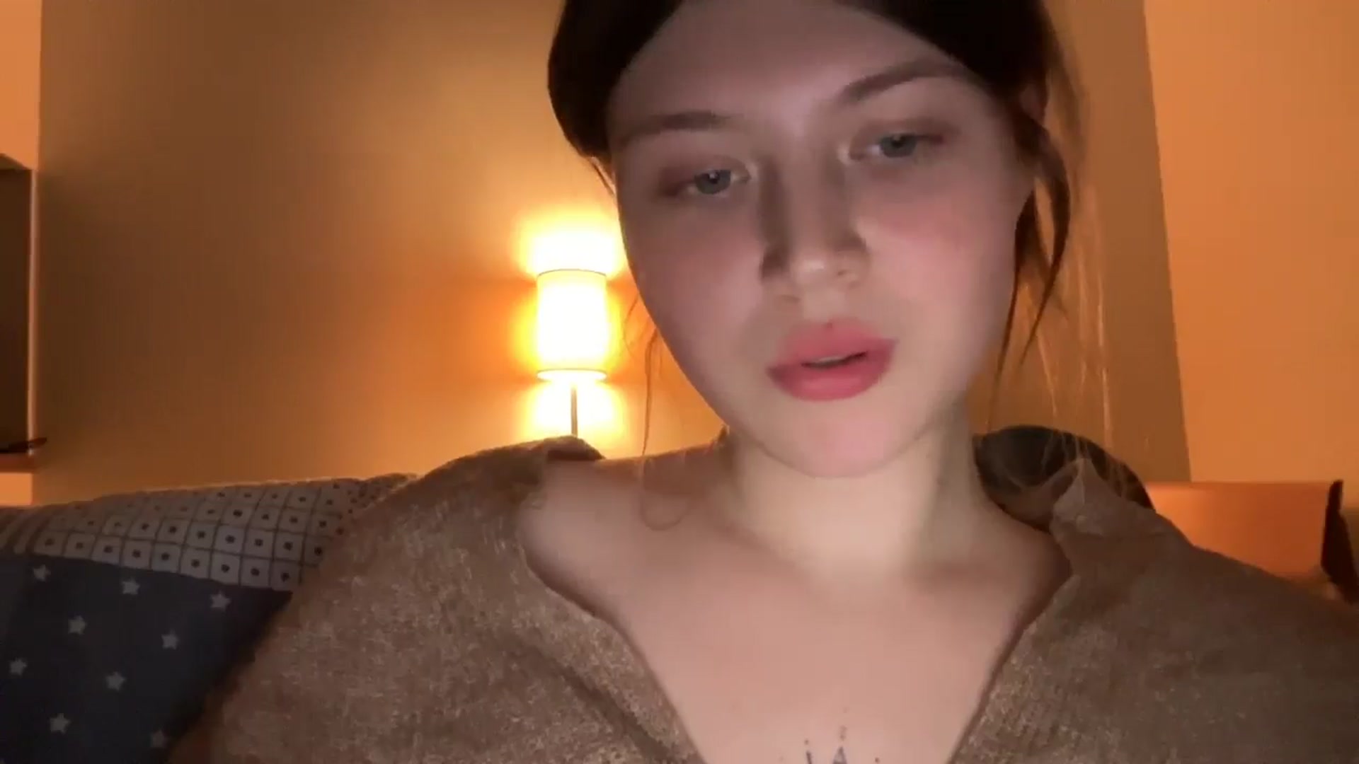 Gallery image thumbnail from BuckwheatLady's myfreecams stream on, 12/17/2025, 19:43 image 19 of 20