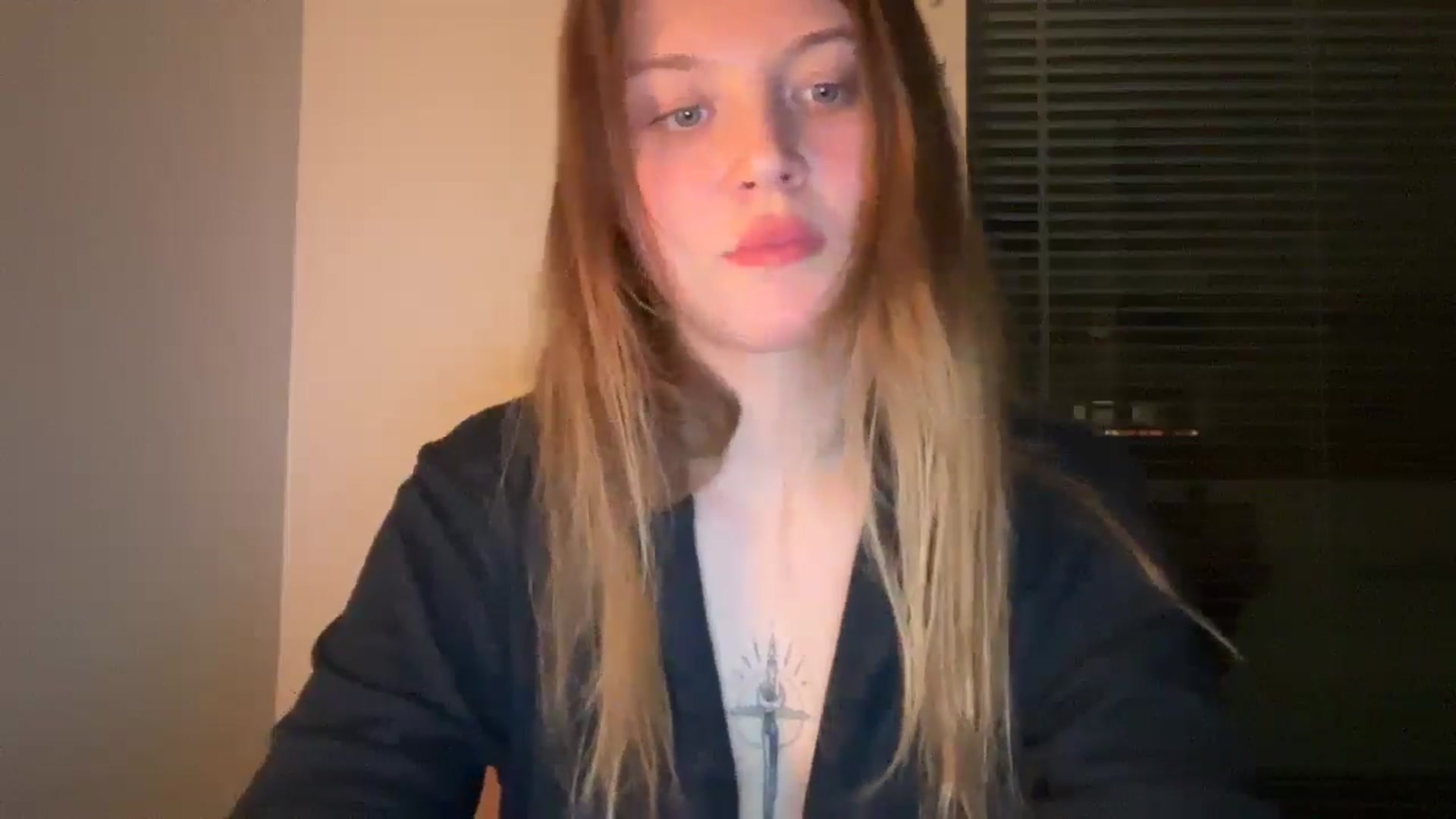 Gallery image thumbnail from BuckwheatLady's myfreecams stream on, 12/18/2025, 16:38 image 6 of 20