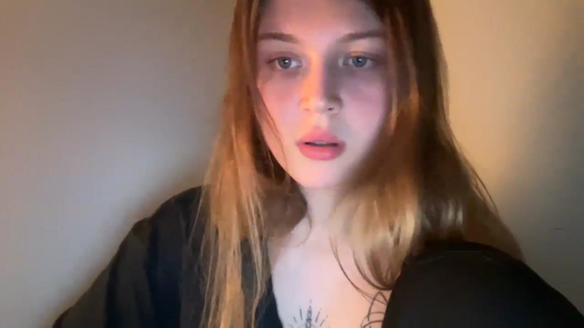 Gallery image thumbnail from BuckwheatLady's myfreecams stream on, 12/18/2025, 16:38 image 8 of 20