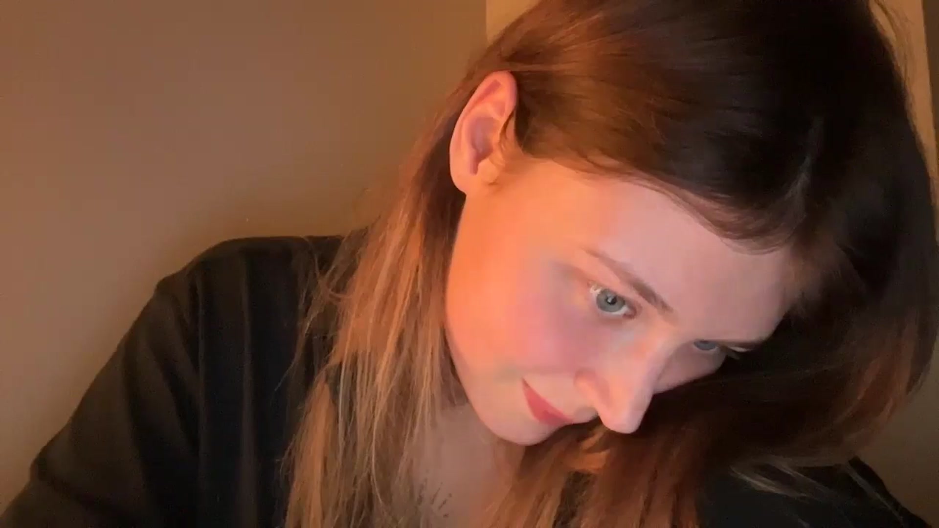 Gallery image thumbnail from BuckwheatLady's myfreecams stream on, 12/18/2025, 16:38 image 11 of 20