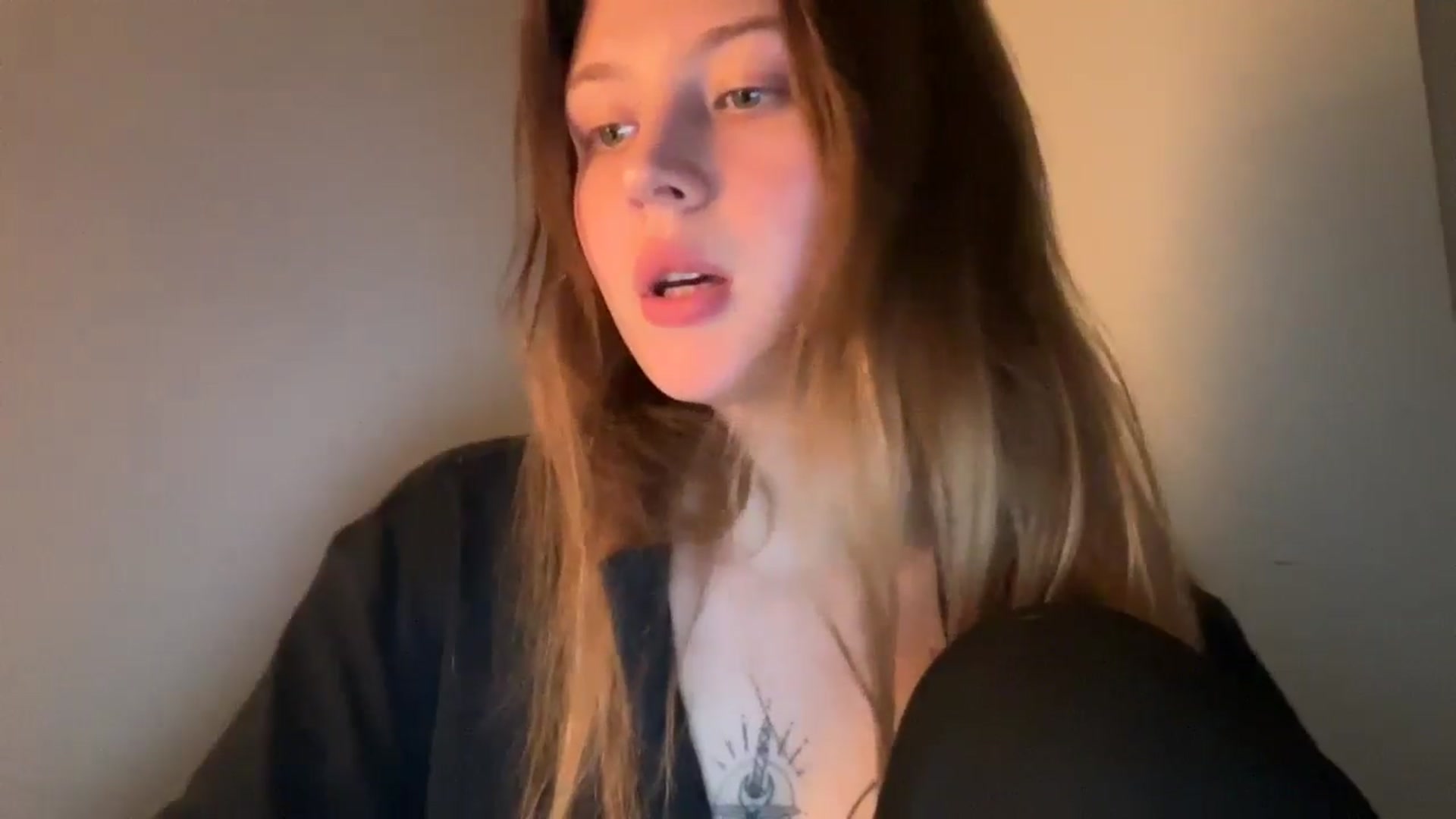 Gallery image thumbnail from BuckwheatLady's myfreecams stream on, 12/18/2025, 16:38 image 9 of 20