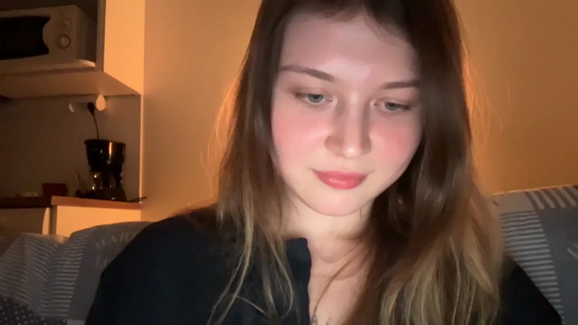 Gallery image thumbnail from BuckwheatLady's myfreecams stream on, 12/18/2025, 16:57 image 14 of 20