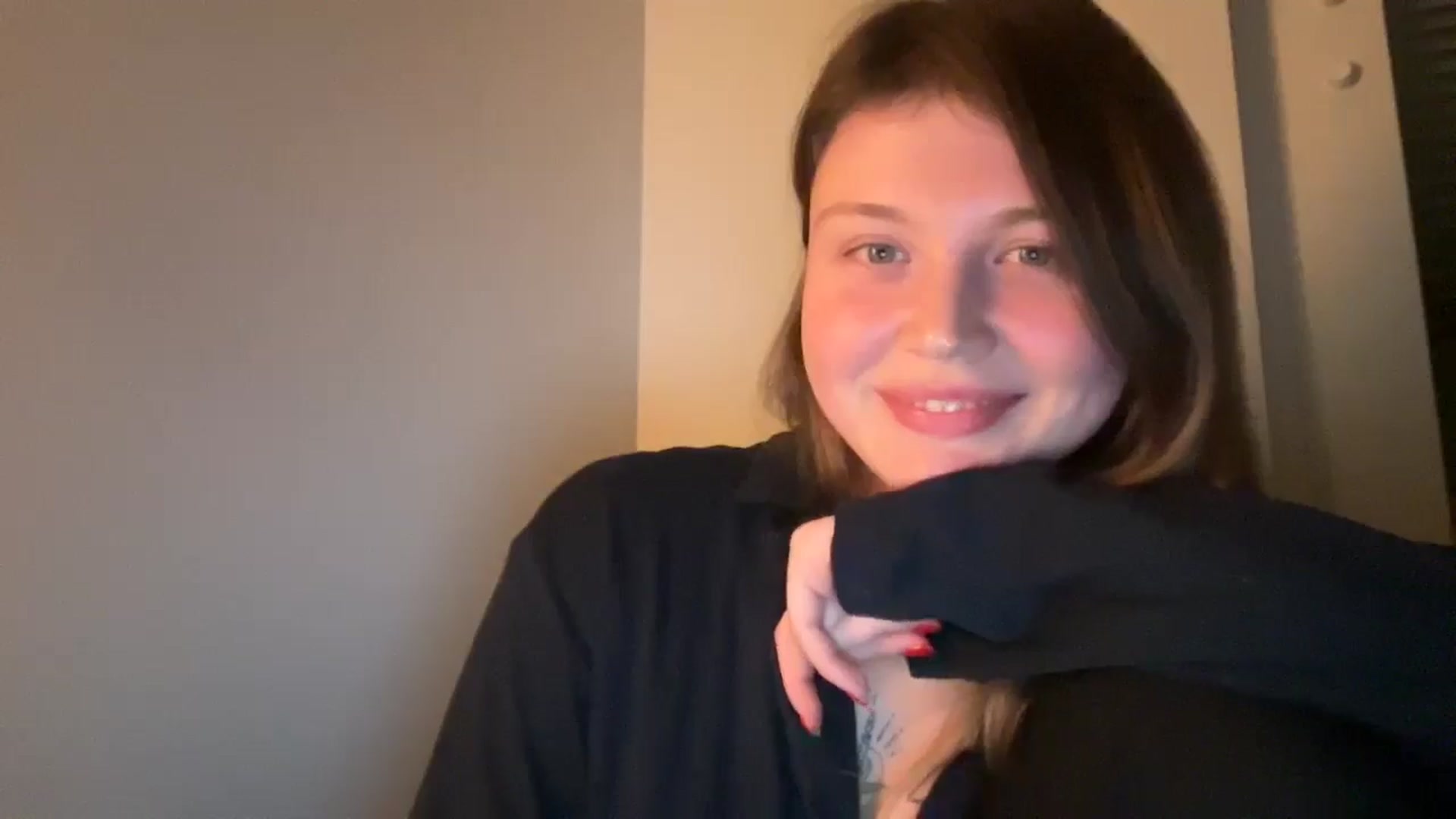 Gallery image thumbnail from BuckwheatLady's myfreecams stream on, 12/18/2025, 18:36 image 18 of 20