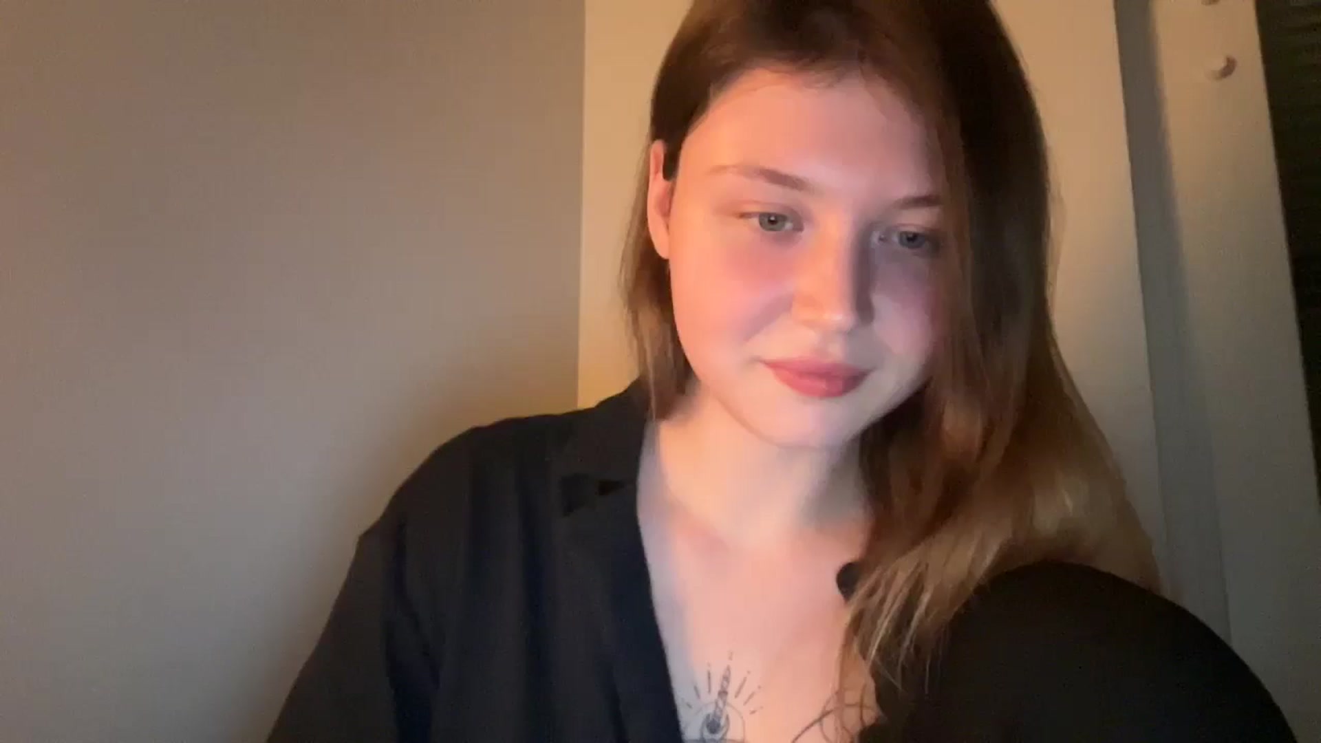 Gallery image thumbnail from BuckwheatLady's myfreecams stream on, 12/18/2025, 18:36 image 15 of 20