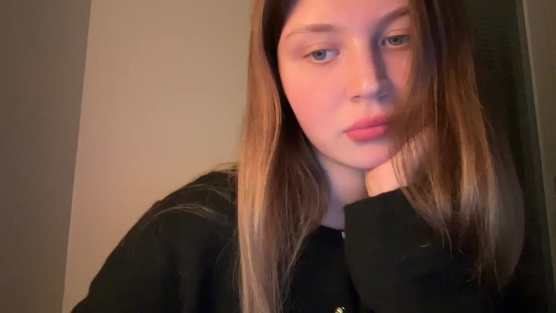 Gallery image thumbnail from BuckwheatLady's myfreecams stream on, 12/19/2025, 16:32 image 1 of 20