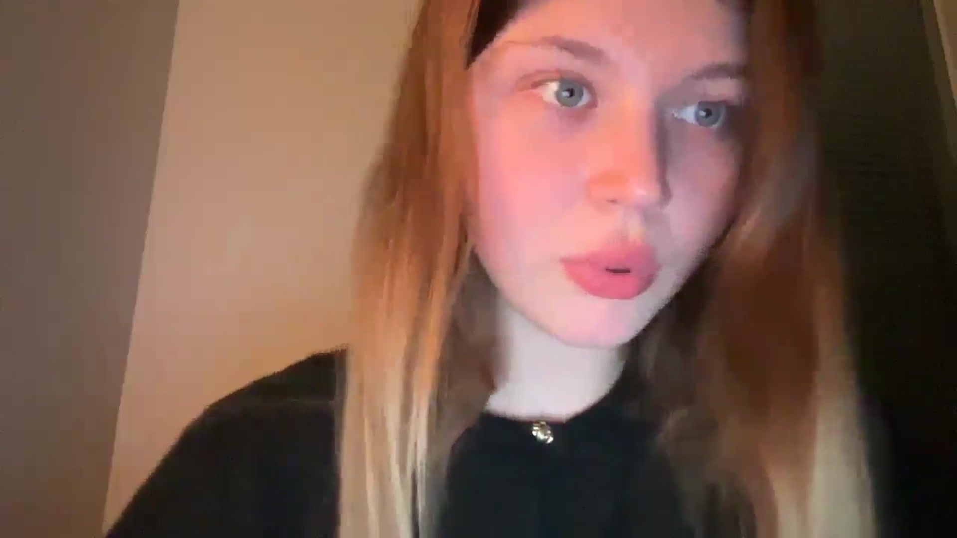Gallery image thumbnail from BuckwheatLady's myfreecams stream on, 12/19/2025, 16:32 image 8 of 20