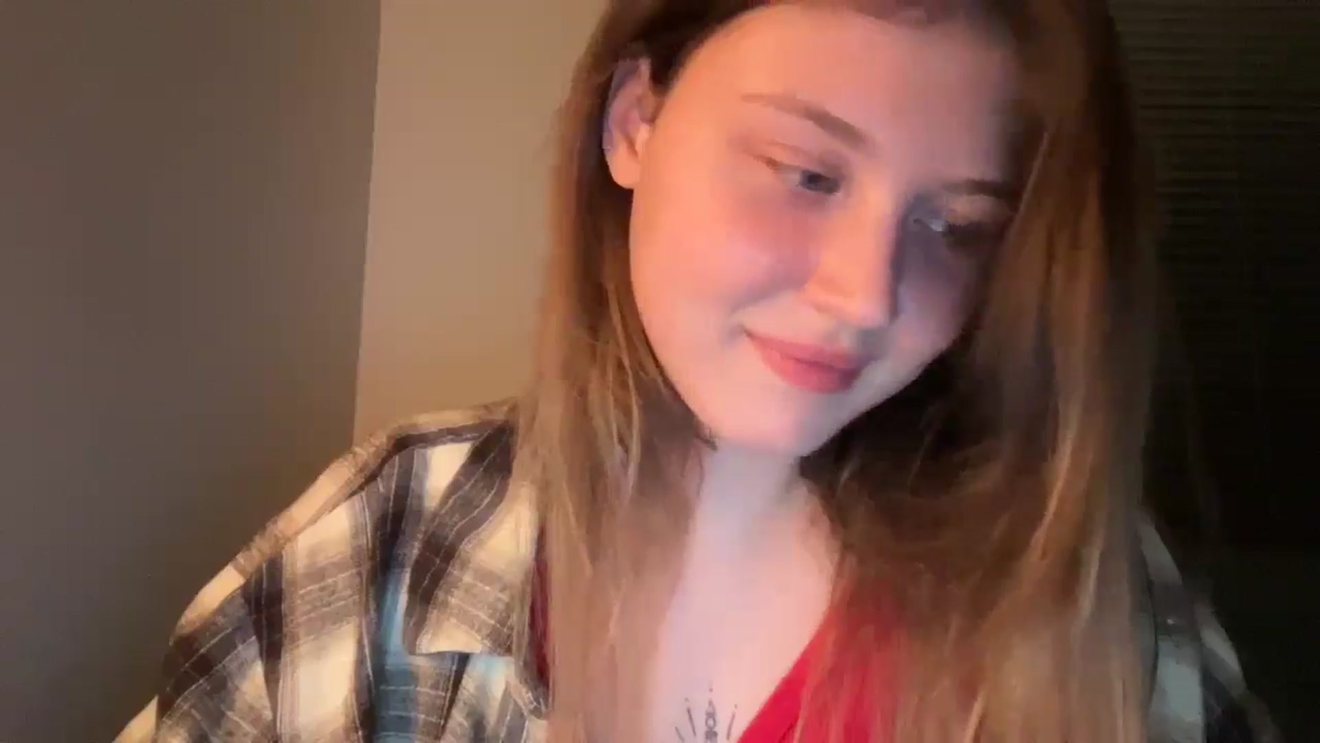 Gallery image thumbnail from BuckwheatLady's myfreecams stream on, 12/21/2025, 20:23 image 12 of 20