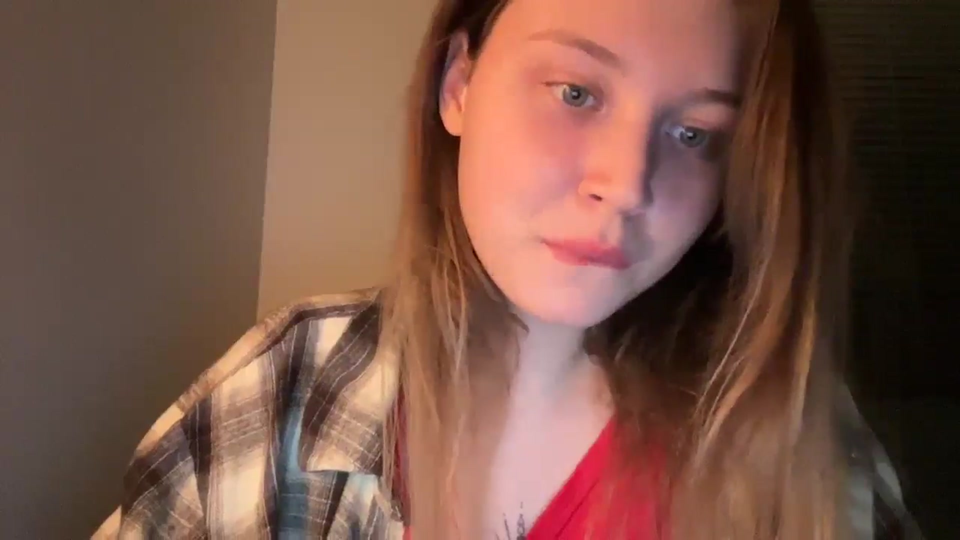 Gallery image thumbnail from BuckwheatLady's myfreecams stream on, 12/21/2025, 20:23 image 10 of 20