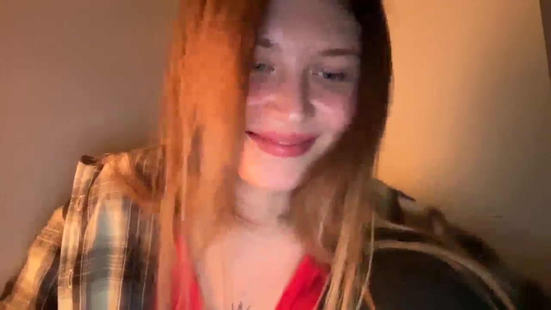 Gallery image thumbnail from BuckwheatLady's myfreecams stream on, 12/21/2025, 21:09 image 11 of 20