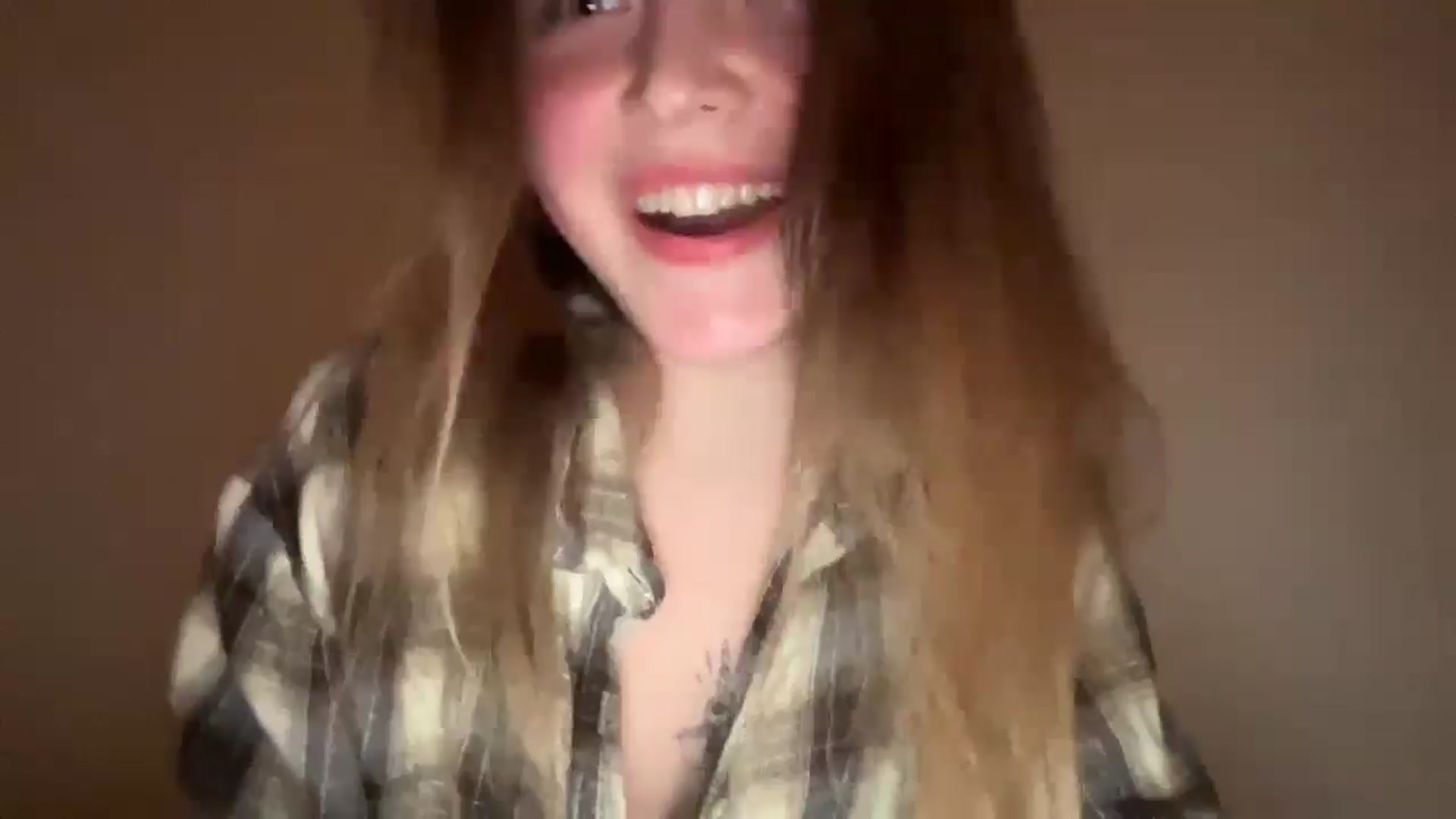 Gallery image thumbnail from BuckwheatLady's myfreecams stream on, 12/22/2025, 20:59 image 4 of 20