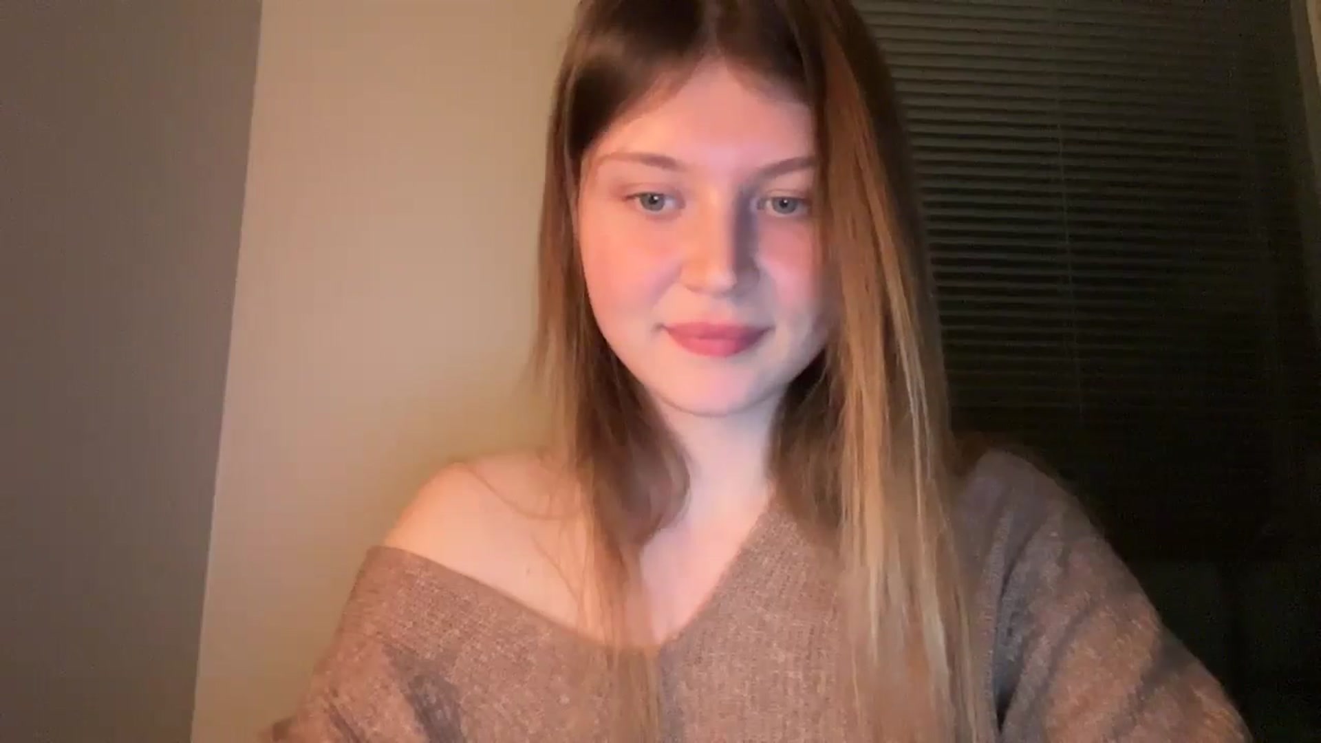 Gallery image thumbnail from BuckwheatLady's myfreecams stream on, 12/23/2025, 21:02 image 3 of 20