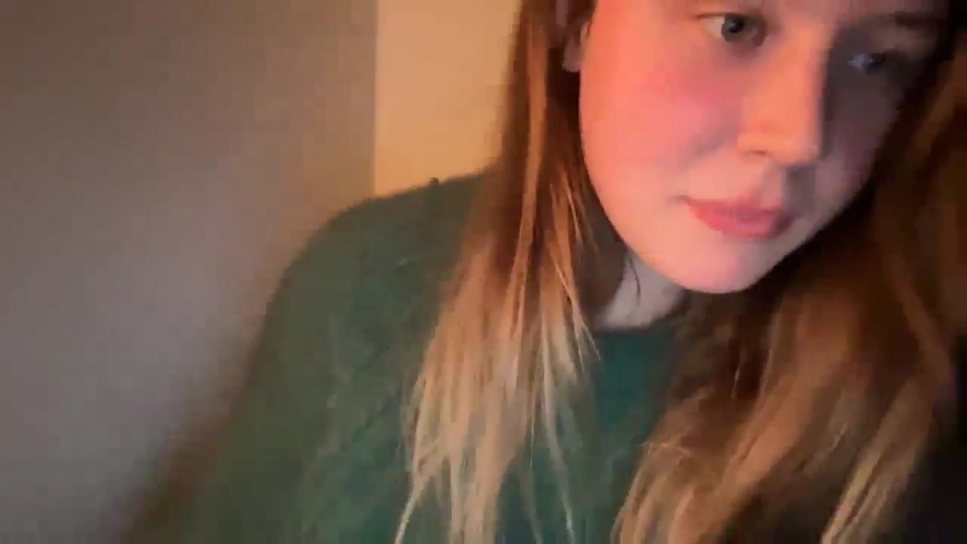 Gallery image thumbnail from BuckwheatLady's myfreecams stream on, 12/24/2025, 21:28 image 4 of 20