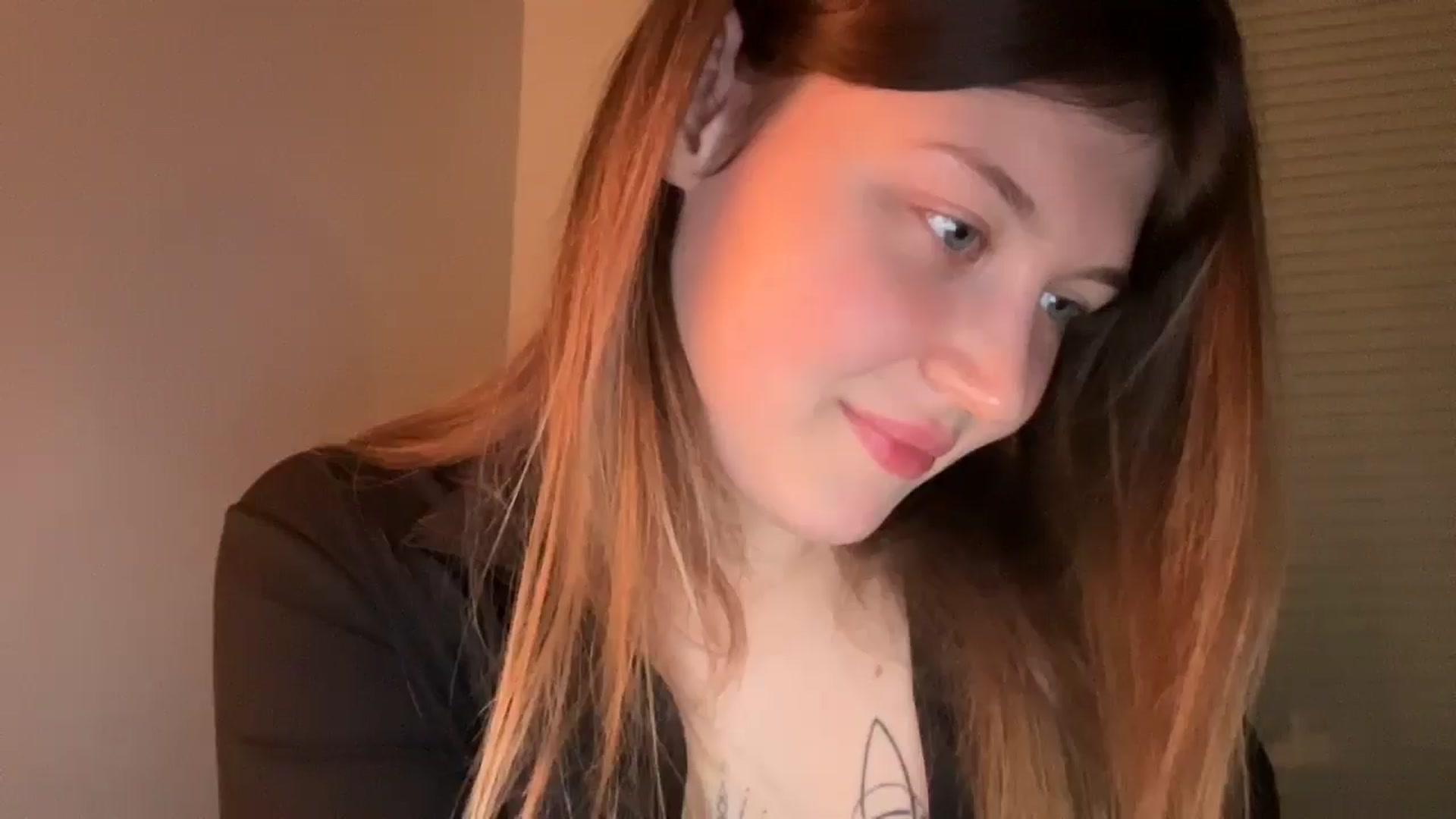 Gallery image thumbnail from BuckwheatLady's myfreecams stream on, 12/28/2025, 06:55 image 17 of 20