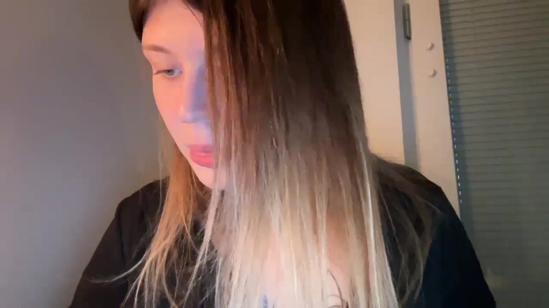 Gallery image thumbnail from BuckwheatLady's myfreecams stream on, 12/28/2025, 06:55 image 16 of 20