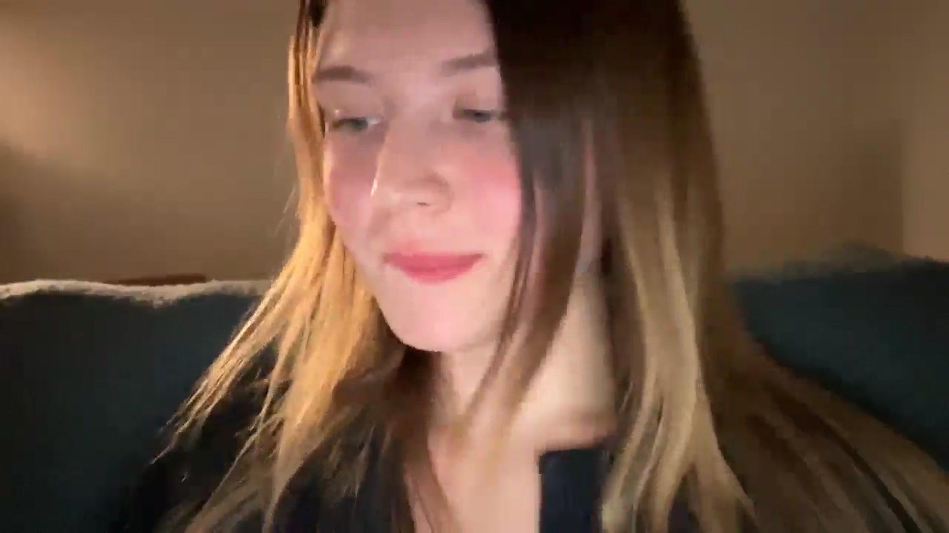 Gallery image thumbnail from BuckwheatLady's myfreecams stream on, 12/28/2025, 16:43 image 14 of 20