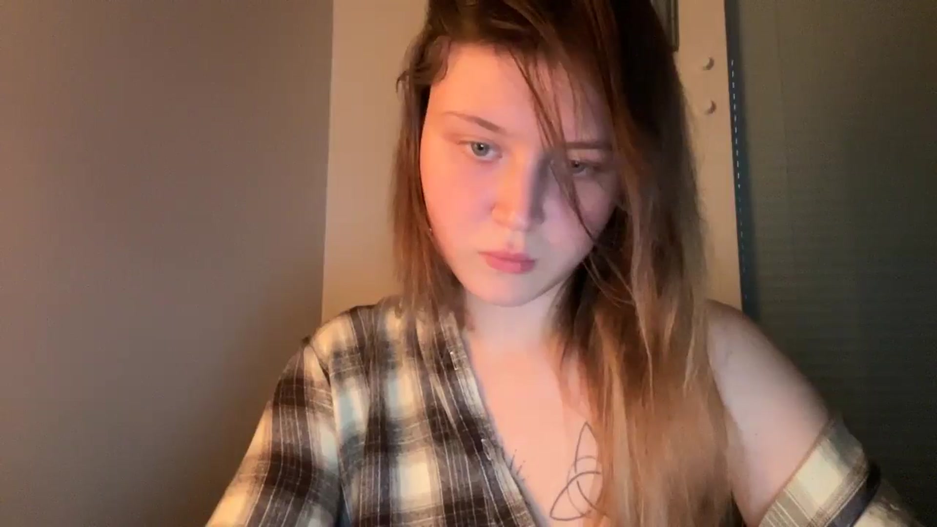 Gallery image thumbnail from BuckwheatLady's myfreecams stream on, 12/29/2025, 14:11 image 17 of 20