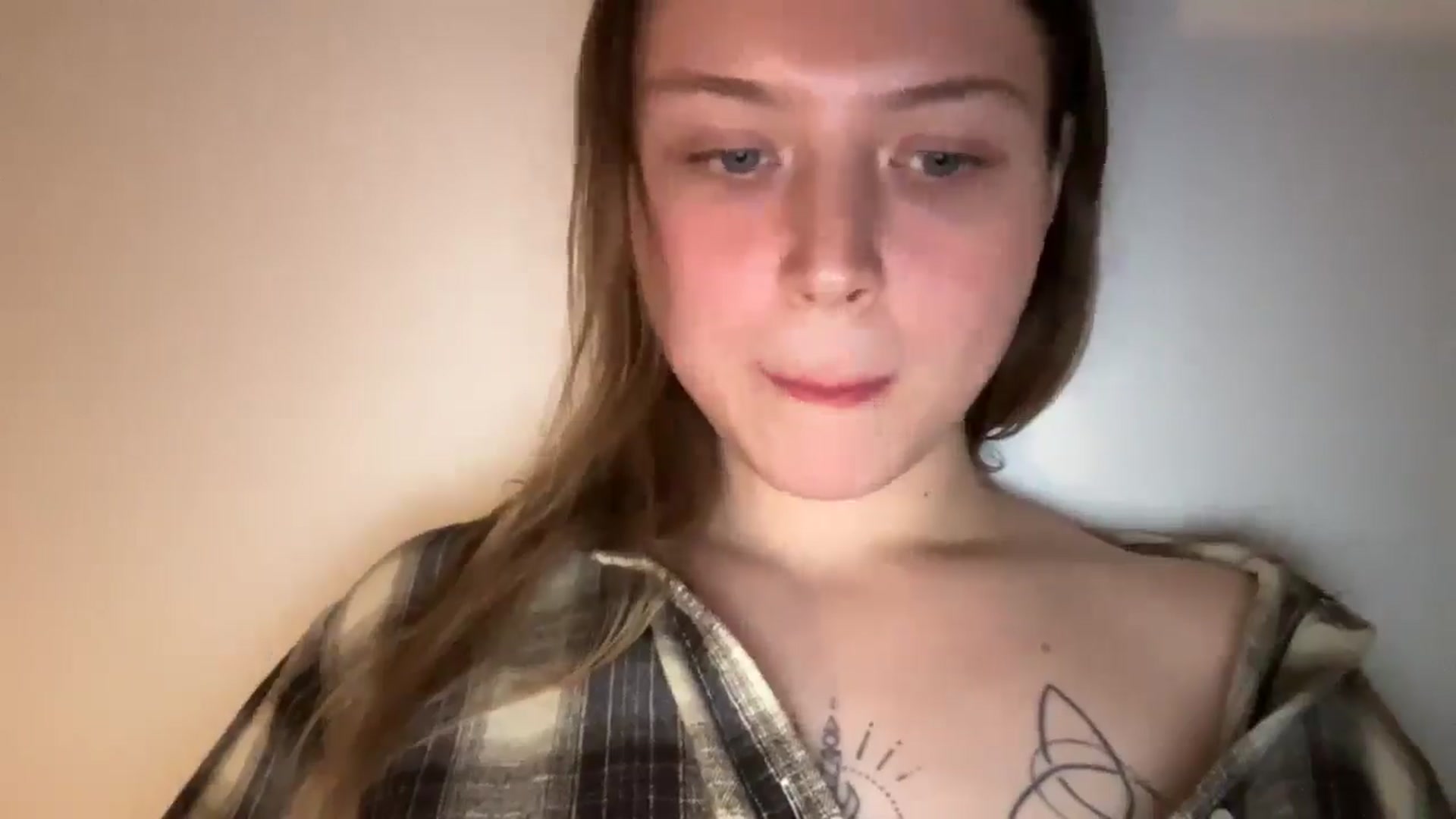 Gallery image thumbnail from BuckwheatLady's myfreecams stream on, 12/29/2025, 20:47 image 14 of 20