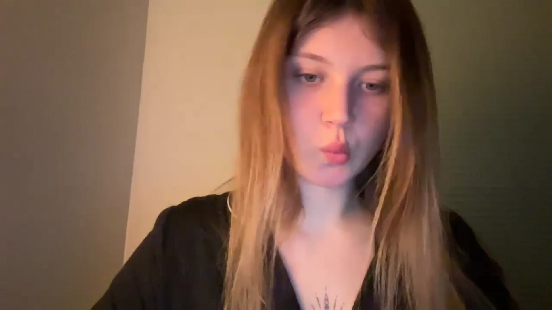 Gallery image thumbnail from BuckwheatLady's myfreecams stream on, 12/30/2025, 16:06 image 1 of 20