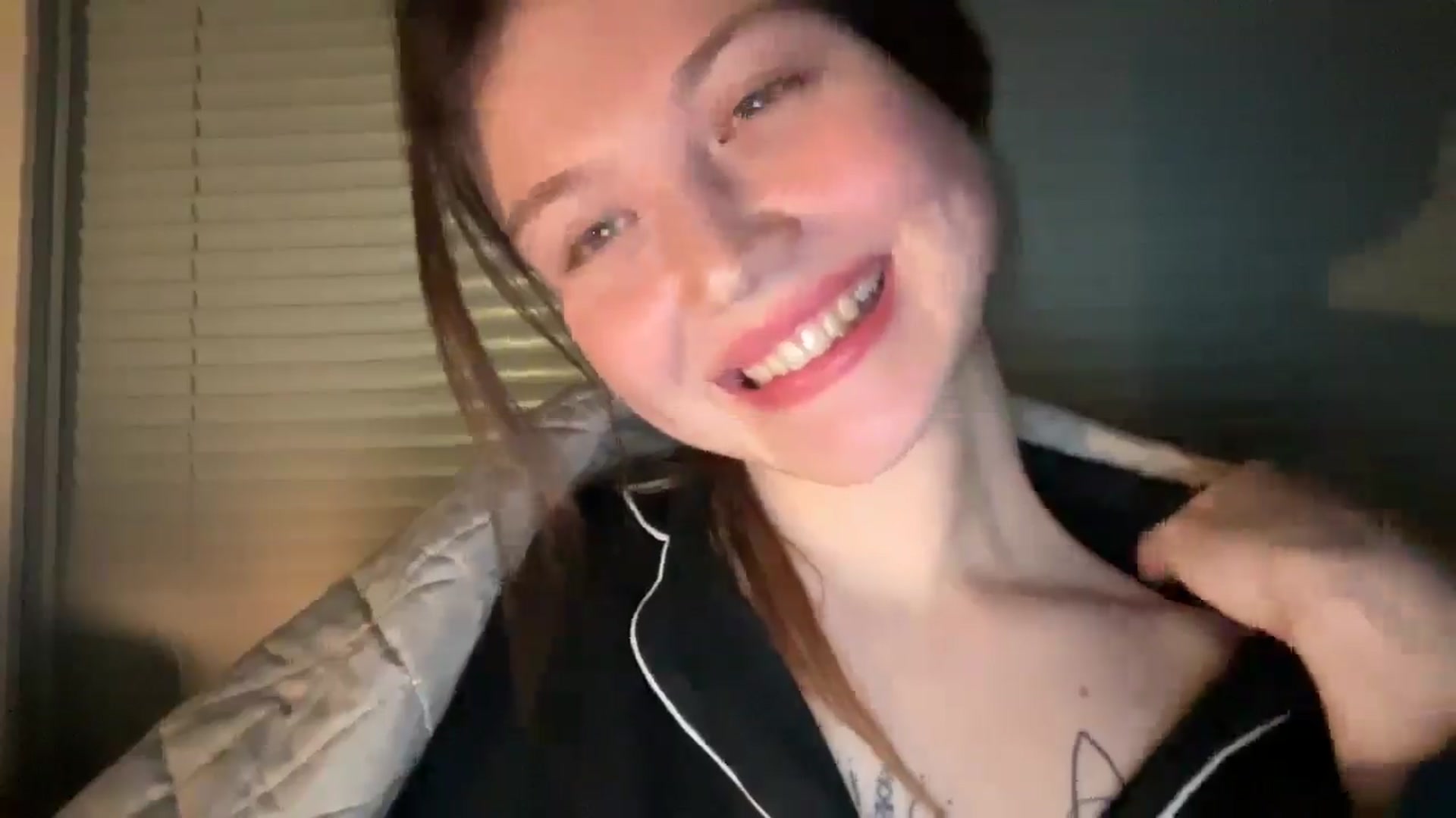 Gallery image thumbnail from BuckwheatLady's myfreecams stream on, 01/04/2026, 19:01 image 9 of 20