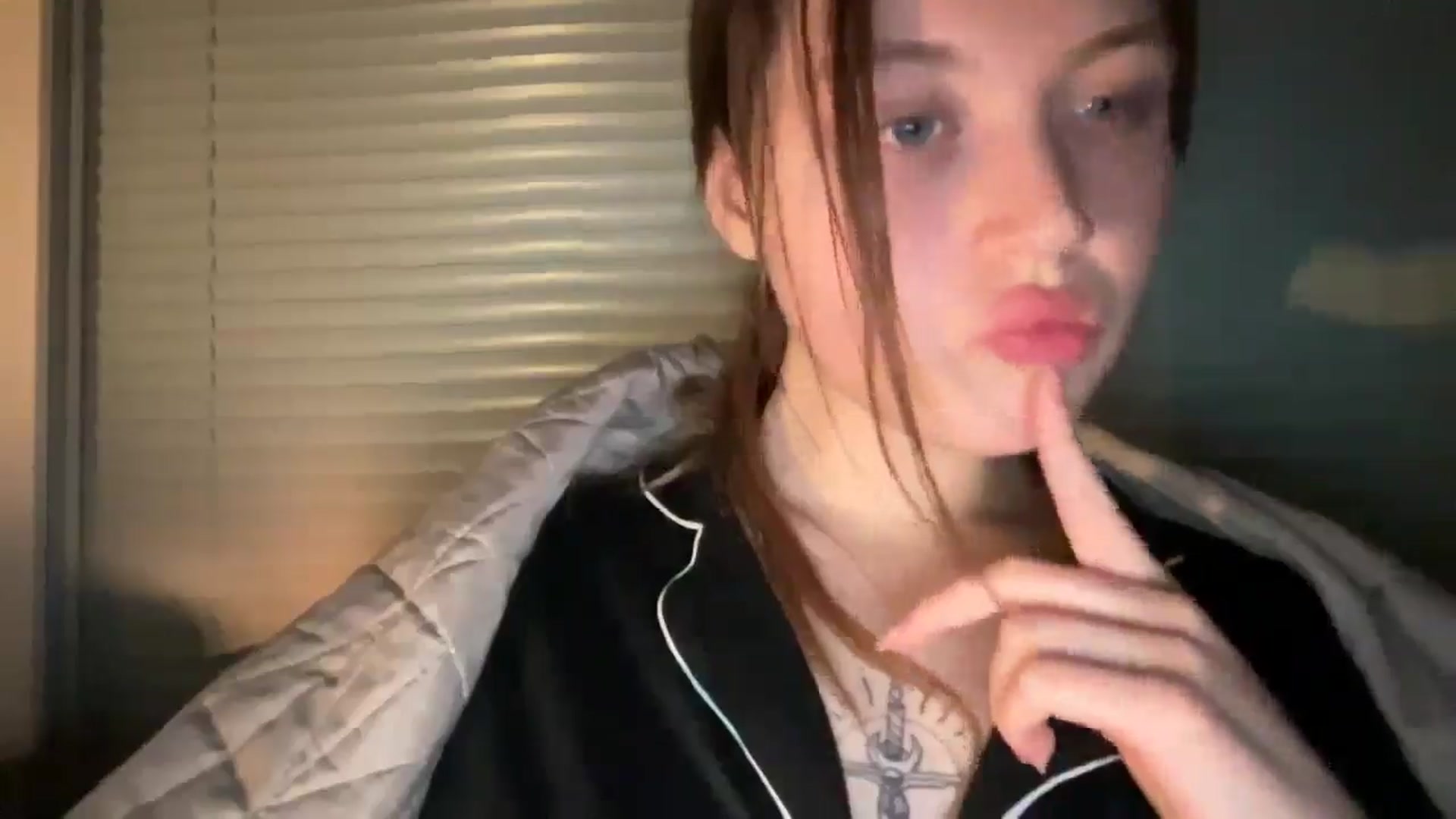Gallery image thumbnail from BuckwheatLady's myfreecams stream on, 01/04/2026, 19:01 image 15 of 20