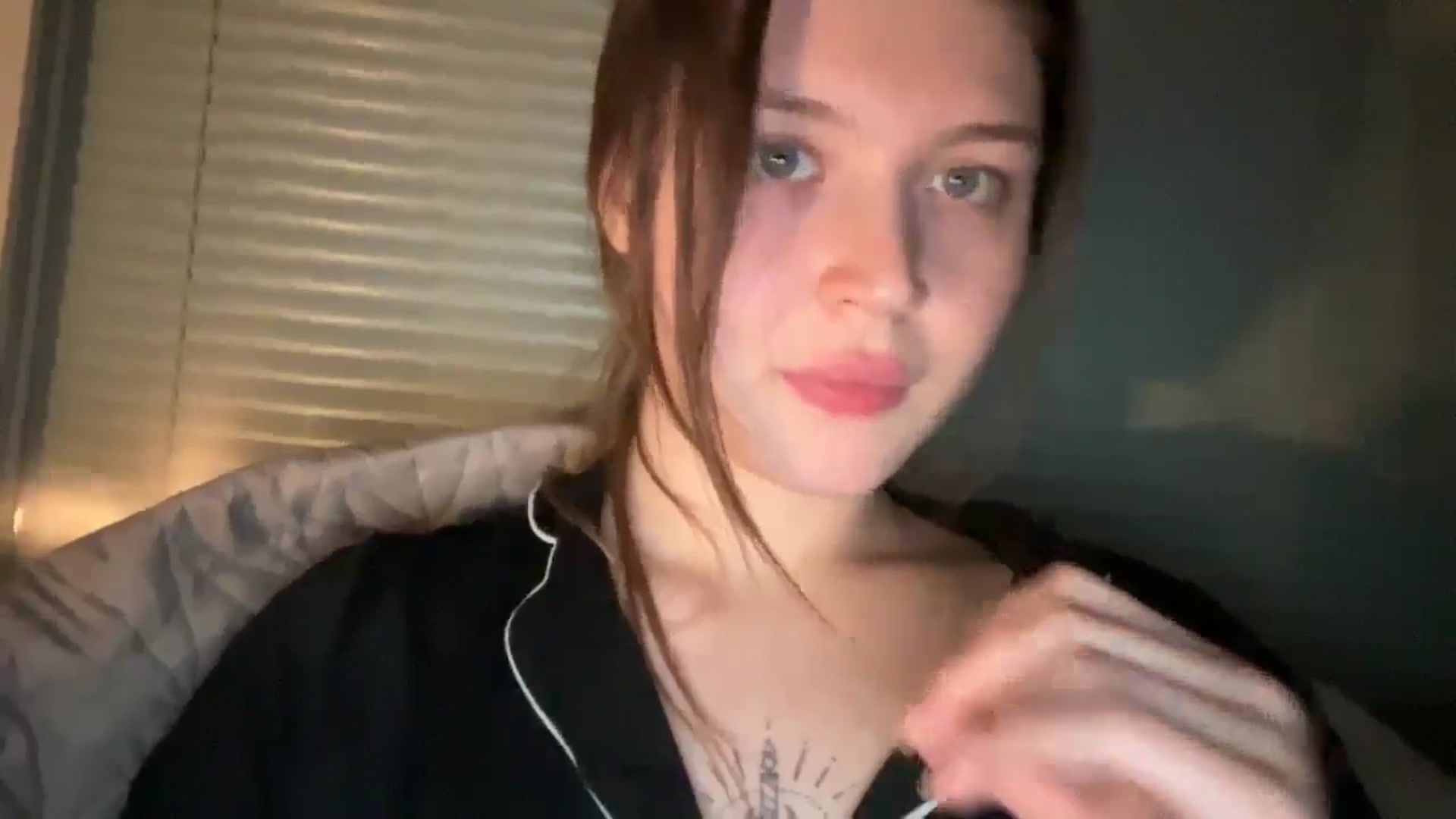Gallery image thumbnail from BuckwheatLady's myfreecams stream on, 01/04/2026, 20:39 image 2 of 20