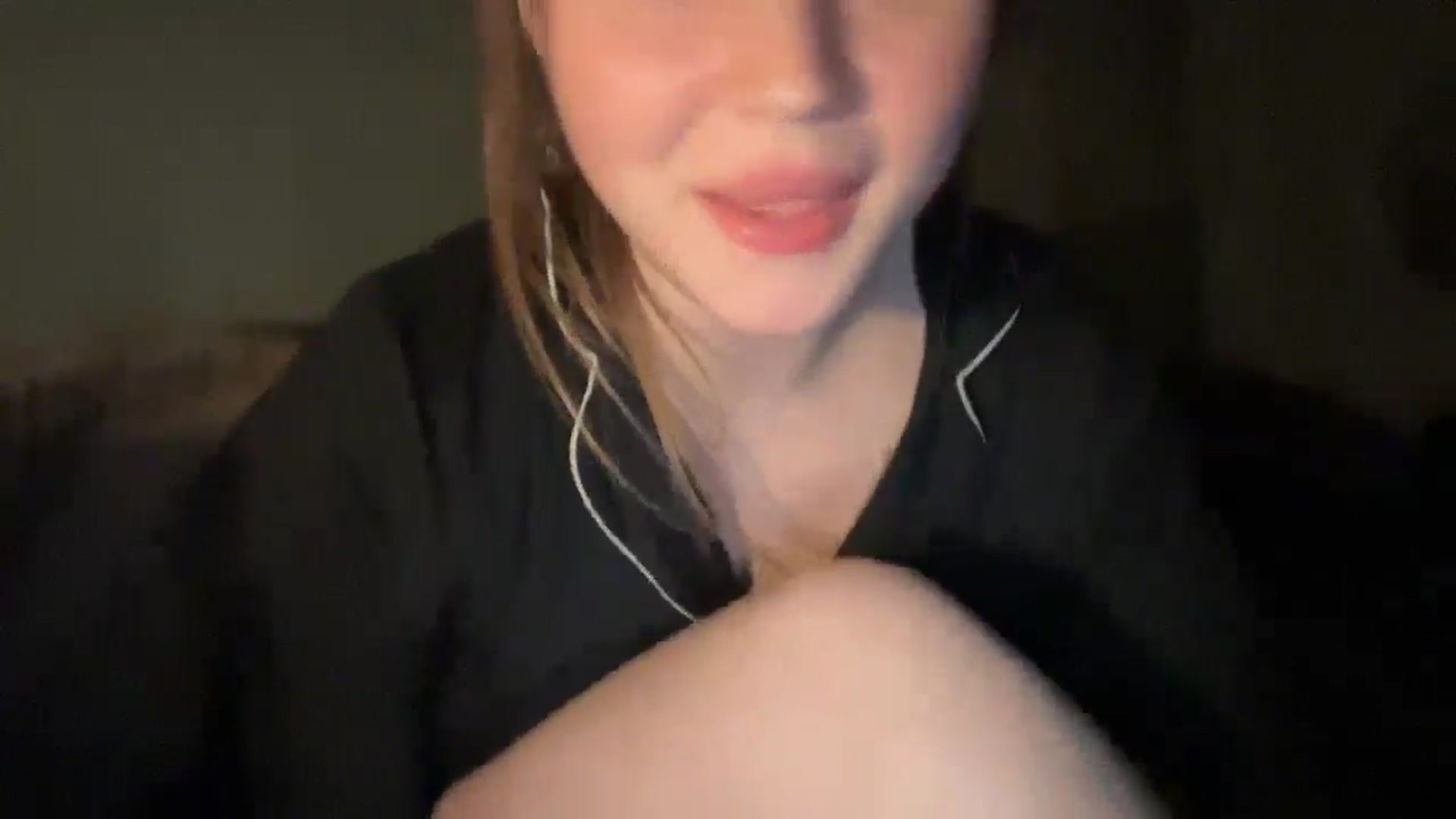 Gallery image thumbnail from BuckwheatLady's myfreecams stream on, 01/04/2026, 20:39 image 9 of 20