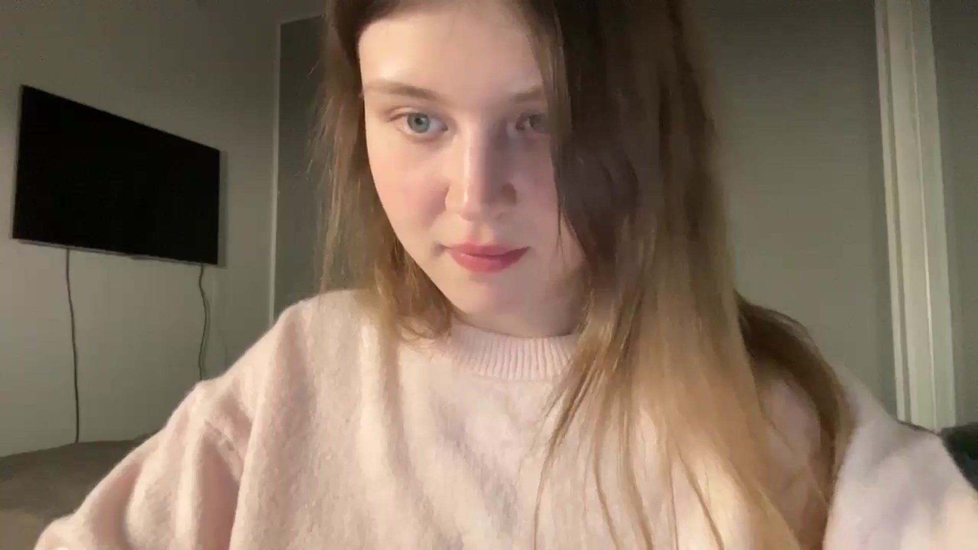 Gallery image thumbnail from BuckwheatLady's myfreecams stream on, 01/08/2026, 18:38 image 14 of 20