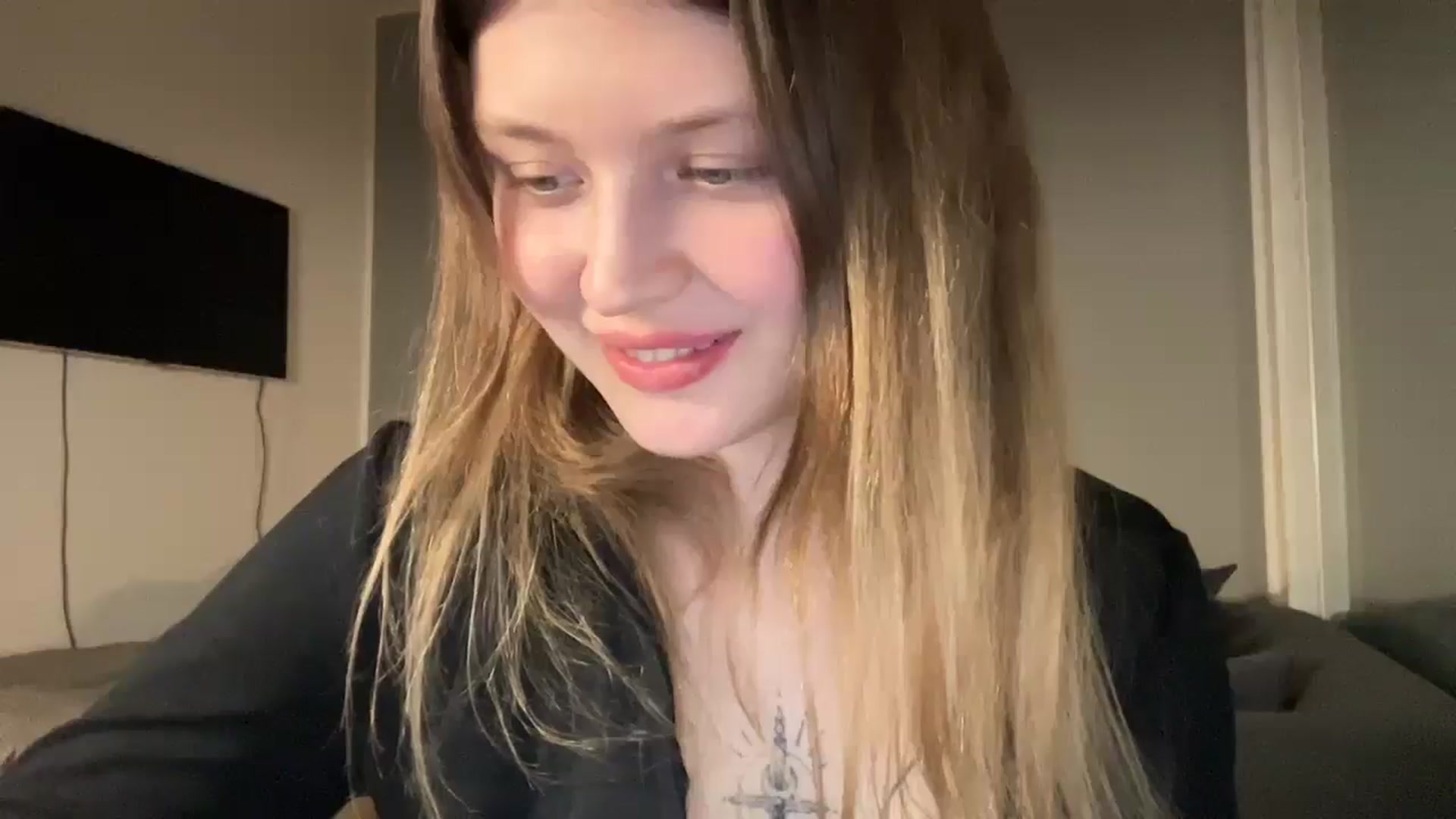 Gallery image thumbnail from BuckwheatLady's myfreecams stream on, 01/12/2026, 19:32 image 16 of 20