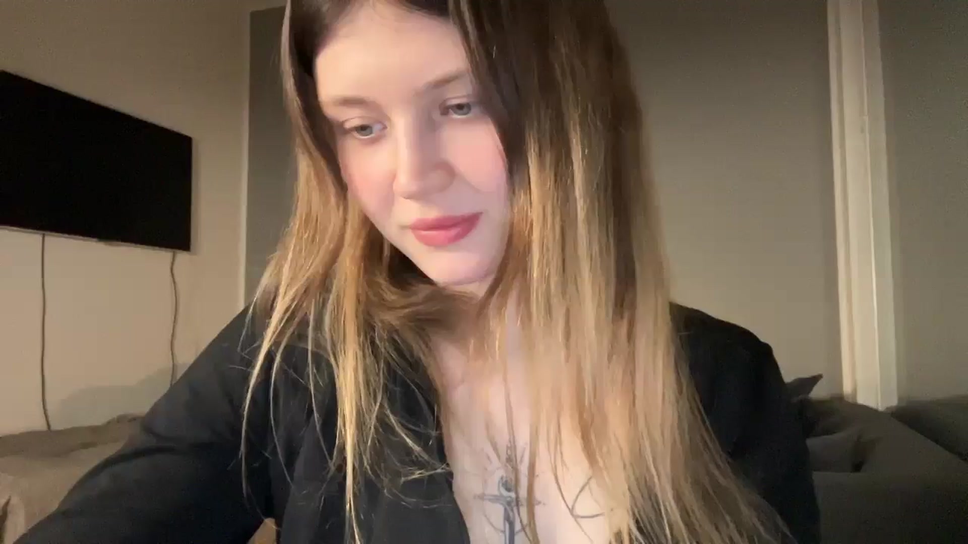 Gallery image thumbnail from BuckwheatLady's myfreecams stream on, 01/12/2026, 19:32 image 18 of 20