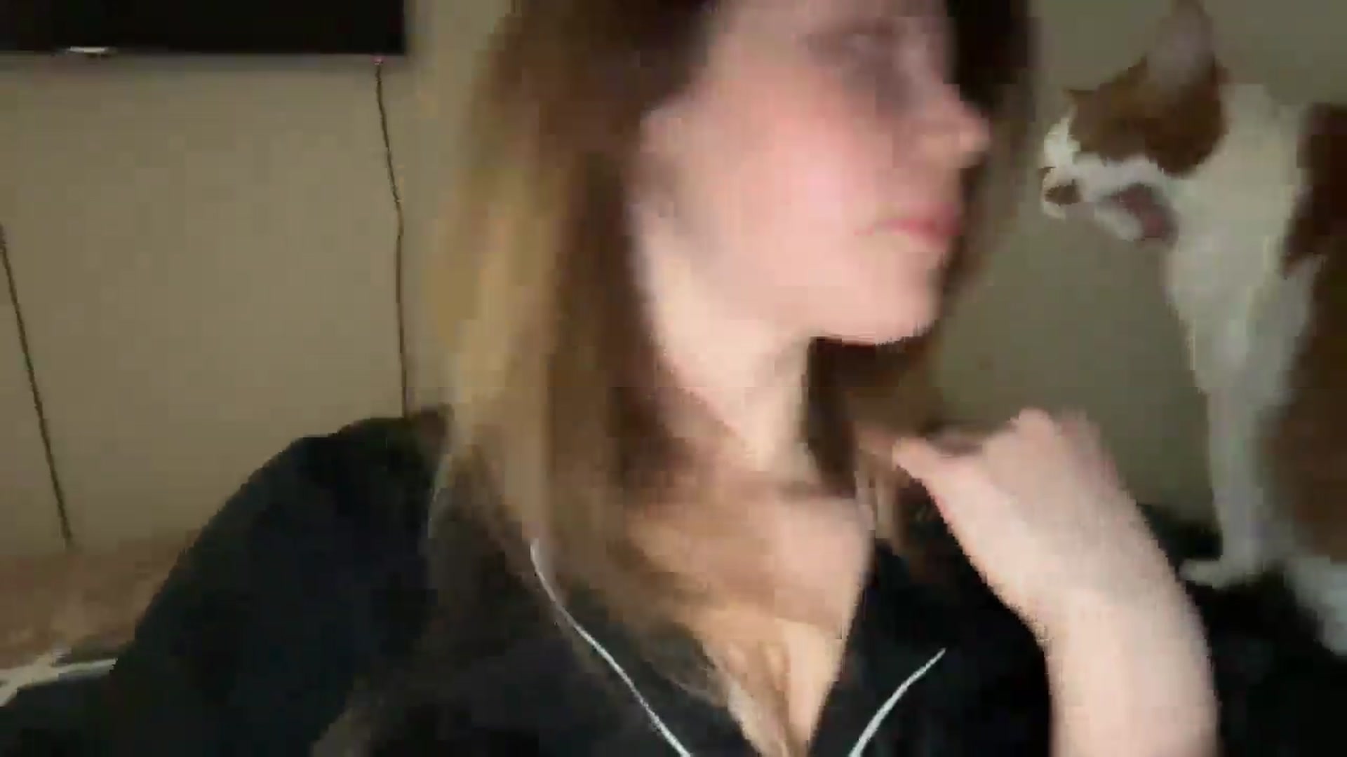 Gallery image thumbnail from BuckwheatLady's myfreecams stream on, 01/18/2026, 19:41 image 14 of 20