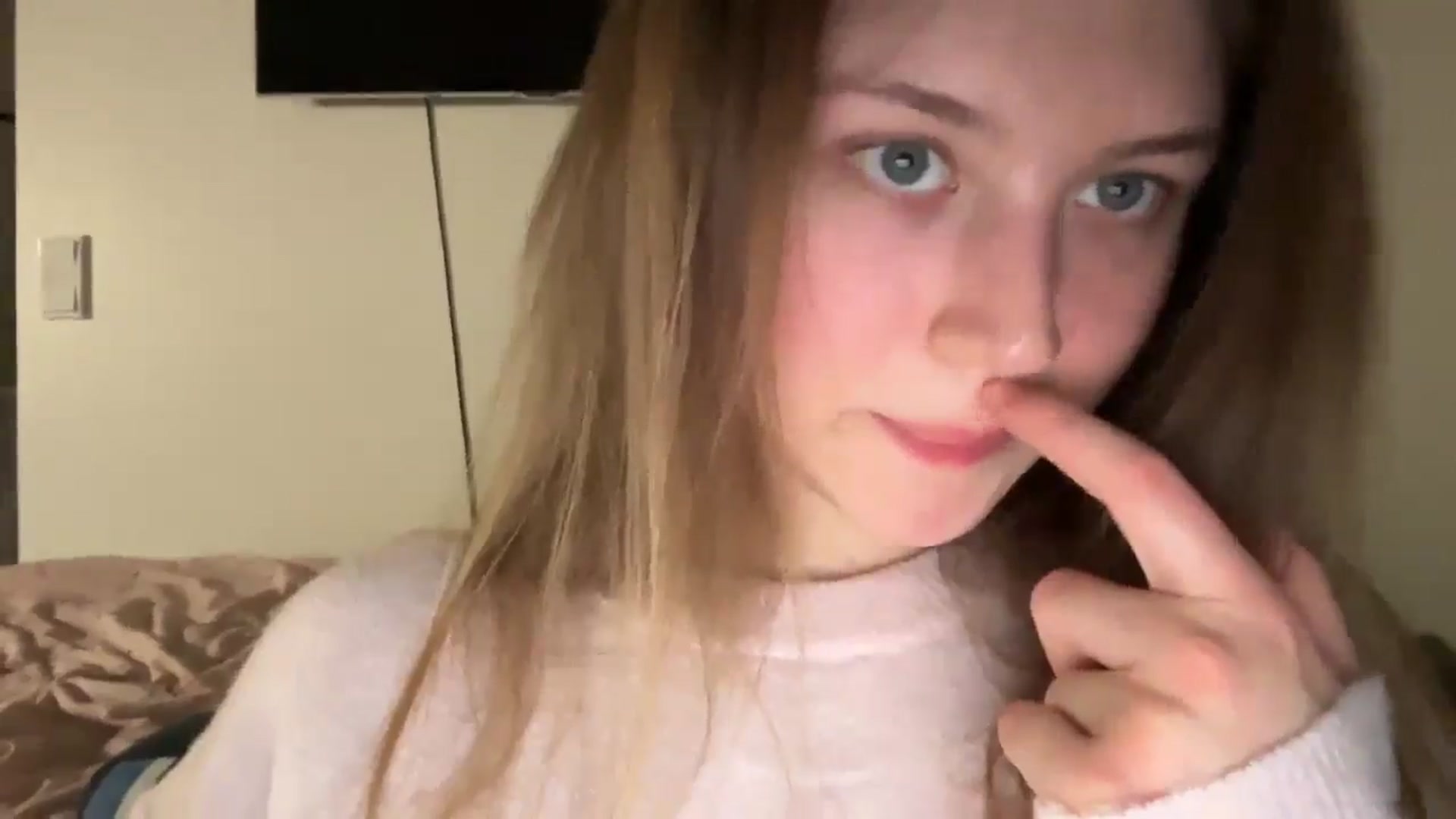 Gallery image thumbnail from BuckwheatLady's myfreecams stream on, 01/20/2026, 17:59 image 18 of 20