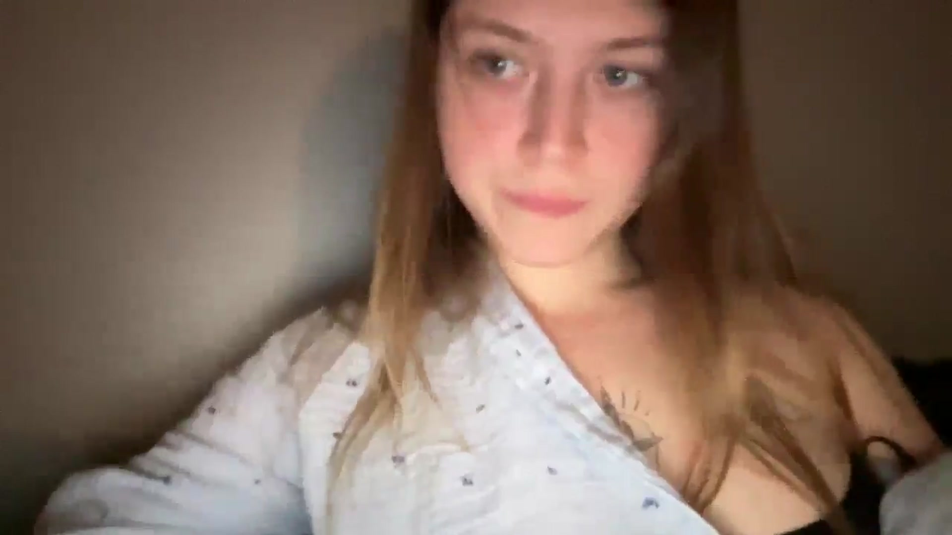 Gallery image thumbnail from BuckwheatLady's myfreecams stream on, 01/25/2026, 15:28 image 6 of 20