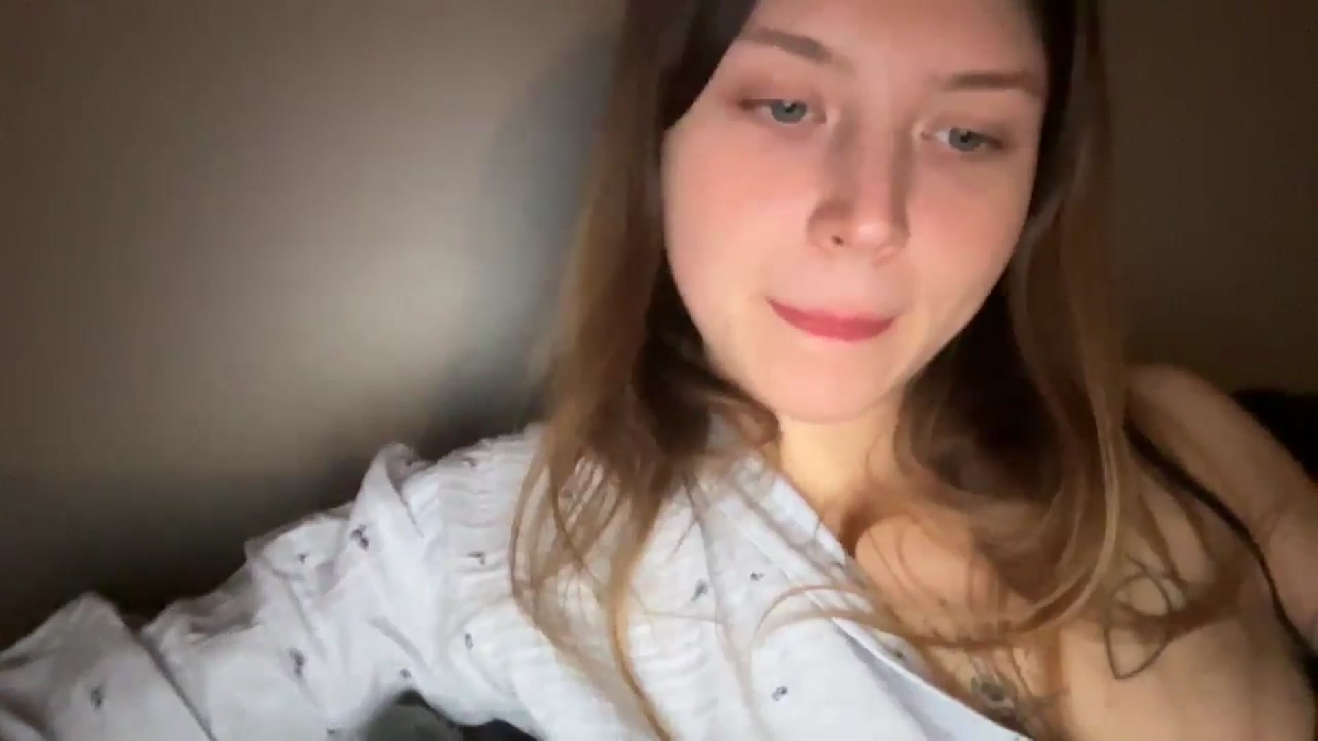 Gallery image thumbnail from BuckwheatLady's myfreecams stream on, 01/25/2026, 17:33 image 6 of 20