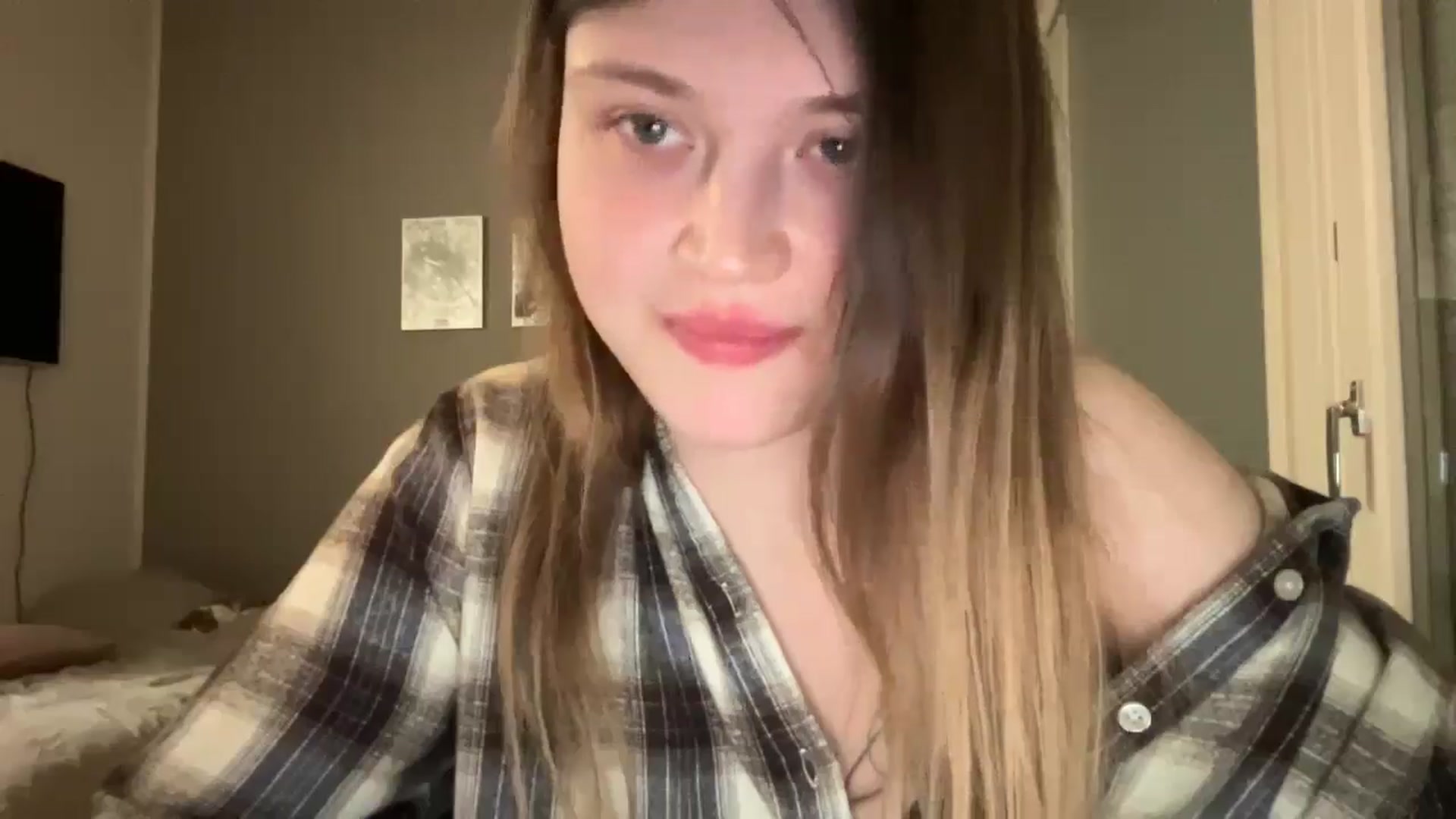 Gallery image thumbnail from BuckwheatLady's myfreecams stream on, 01/26/2026, 21:16 image 10 of 20