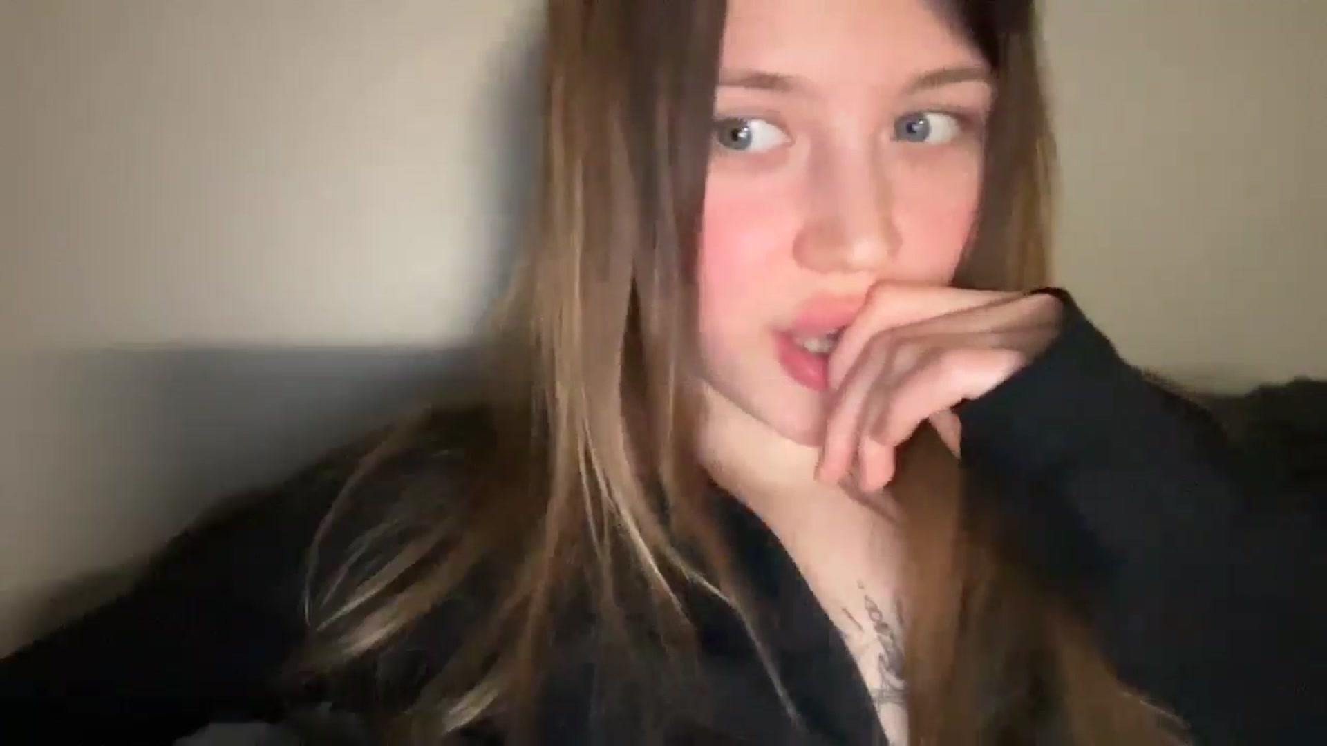 Gallery image thumbnail from BuckwheatLady's myfreecams stream on, 02/15/2026, 19:37 image 16 of 20