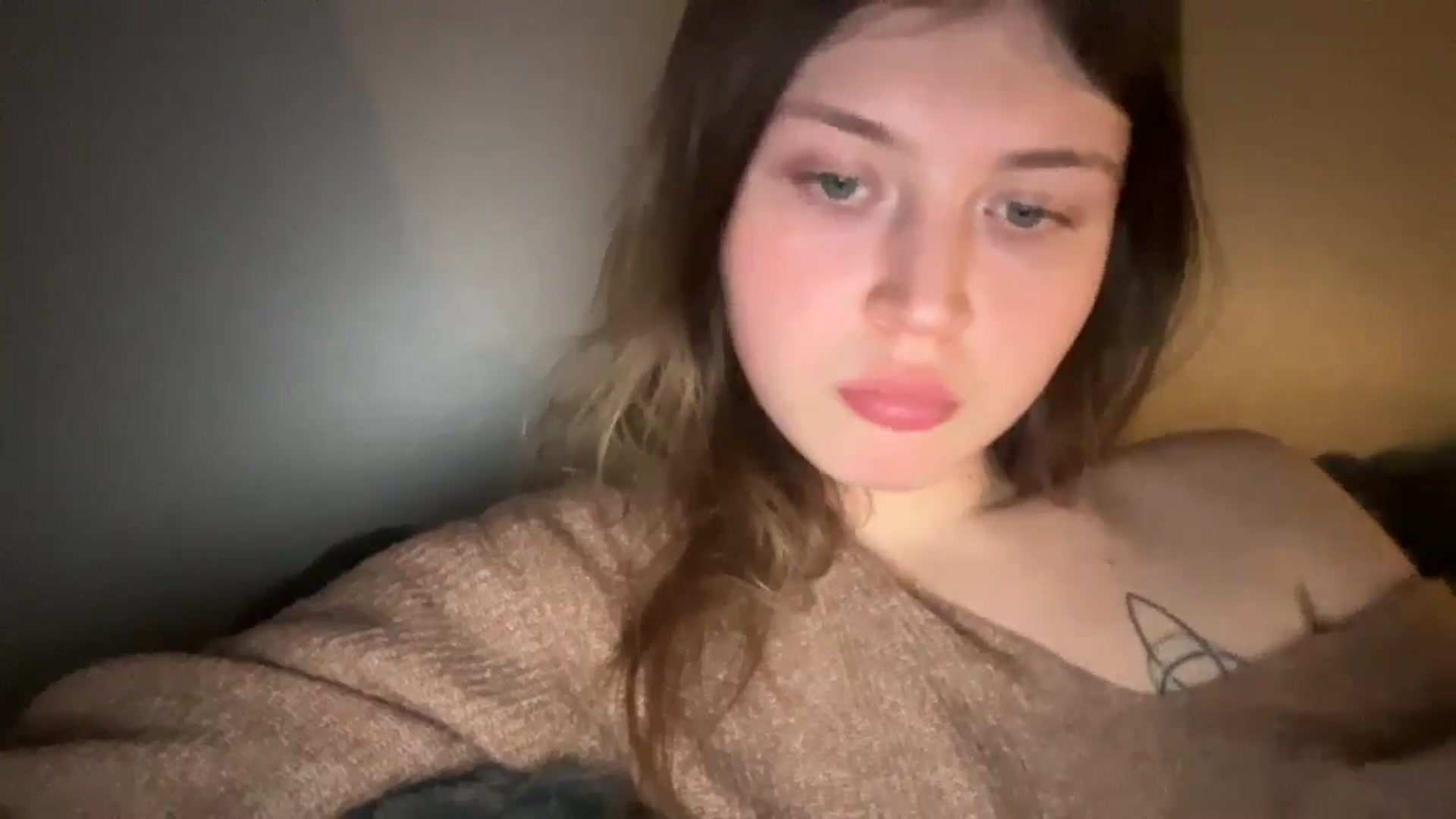 Gallery image thumbnail from BuckwheatLady's myfreecams stream on, 02/18/2026, 19:05 image 4 of 20